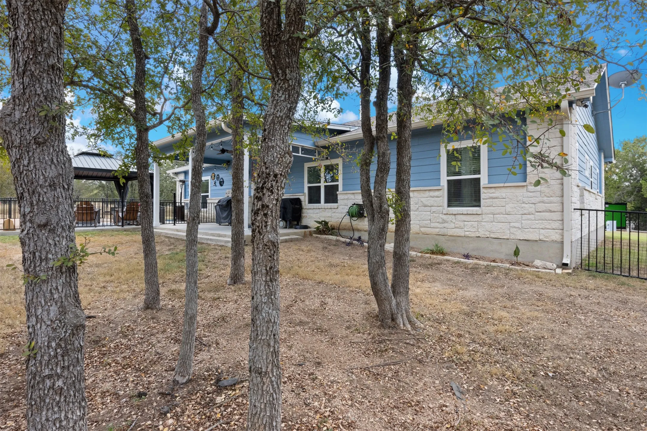 Single Family Residence For Sale in Llano County , 141 Eagle Point Cove, Kingsland, Texas 78639, 3 Bedroom, 2 Bathroom, 2 Garage spaces, 1,904 Sqft, built in 2015, mls#21063876, Real Estate Agent in Kingsland, Homes For Sale in Llano county, Homes For Sale in Kingsland, Realtor in Kingsland Texas, Real Estate Brokerage Independent Realty Texas, Luminita Cordes Realtor