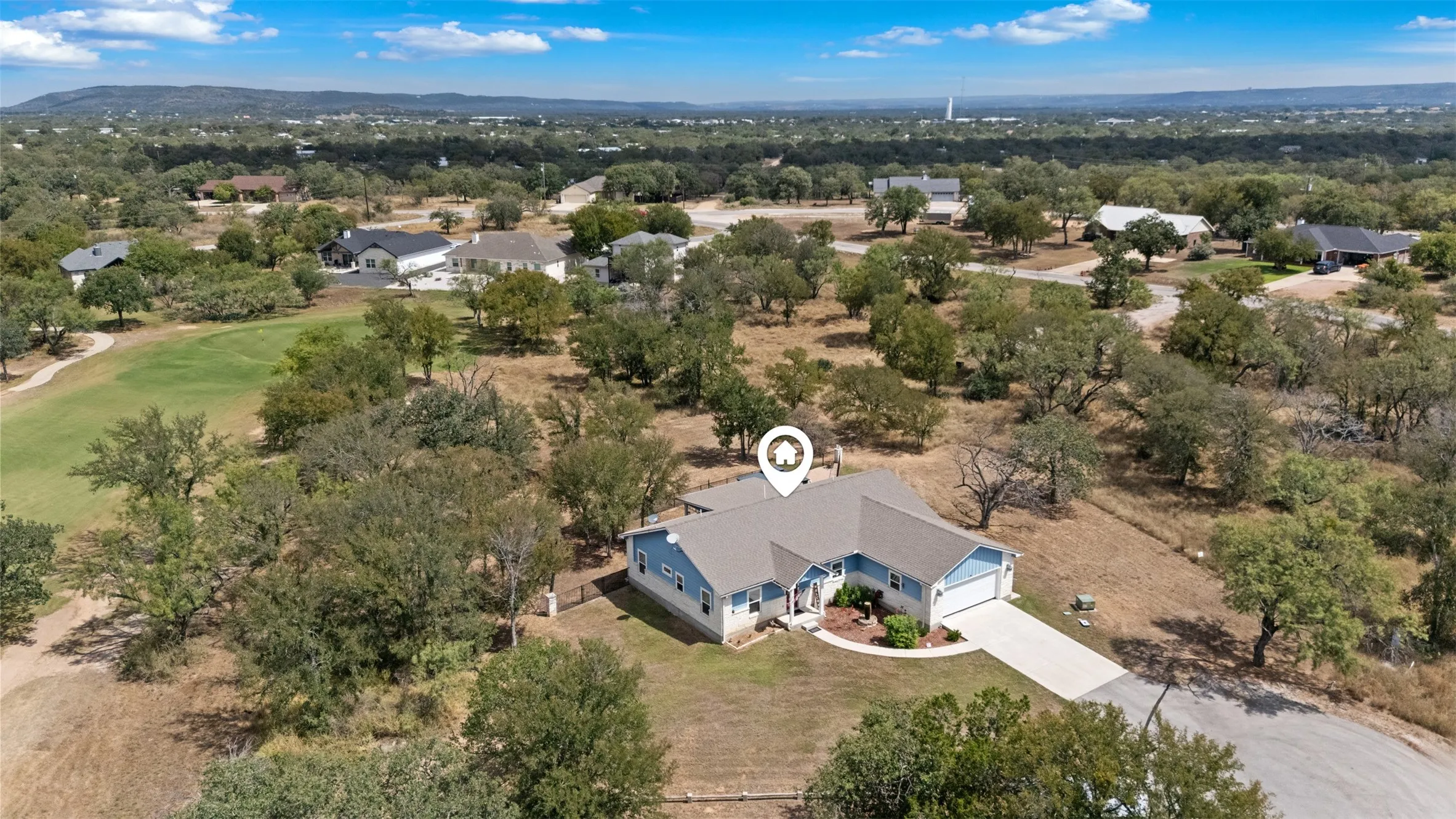 Single Family Residence For Sale in Llano County , 141 Eagle Point Cove, Kingsland, Texas 78639, 3 Bedroom, 2 Bathroom, 2 Garage spaces, 1,904 Sqft, built in 2015, mls#21063876, Real Estate Agent in Kingsland, Homes For Sale in Llano county, Homes For Sale in Kingsland, Realtor in Kingsland Texas, Real Estate Brokerage Independent Realty Texas, Luminita Cordes Realtor