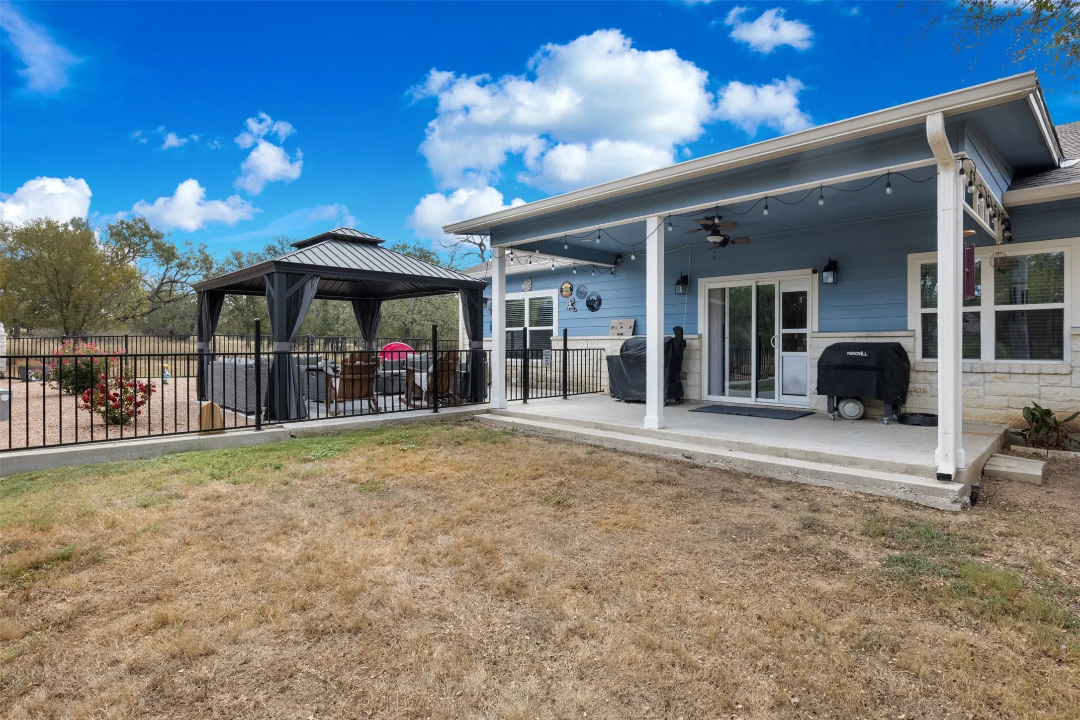 Single Family Residence For Sale in Llano County , 141 Eagle Point Cove, Kingsland, Texas 78639, 3 Bedroom, 2 Bathroom, 2 Garage spaces, 1,904 Sqft, built in 2015, mls#21063876, Real Estate Agent in Kingsland, Homes For Sale in Llano county, Homes For Sale in Kingsland, Realtor in Kingsland Texas, Real Estate Brokerage Independent Realty Texas, Luminita Cordes Realtor