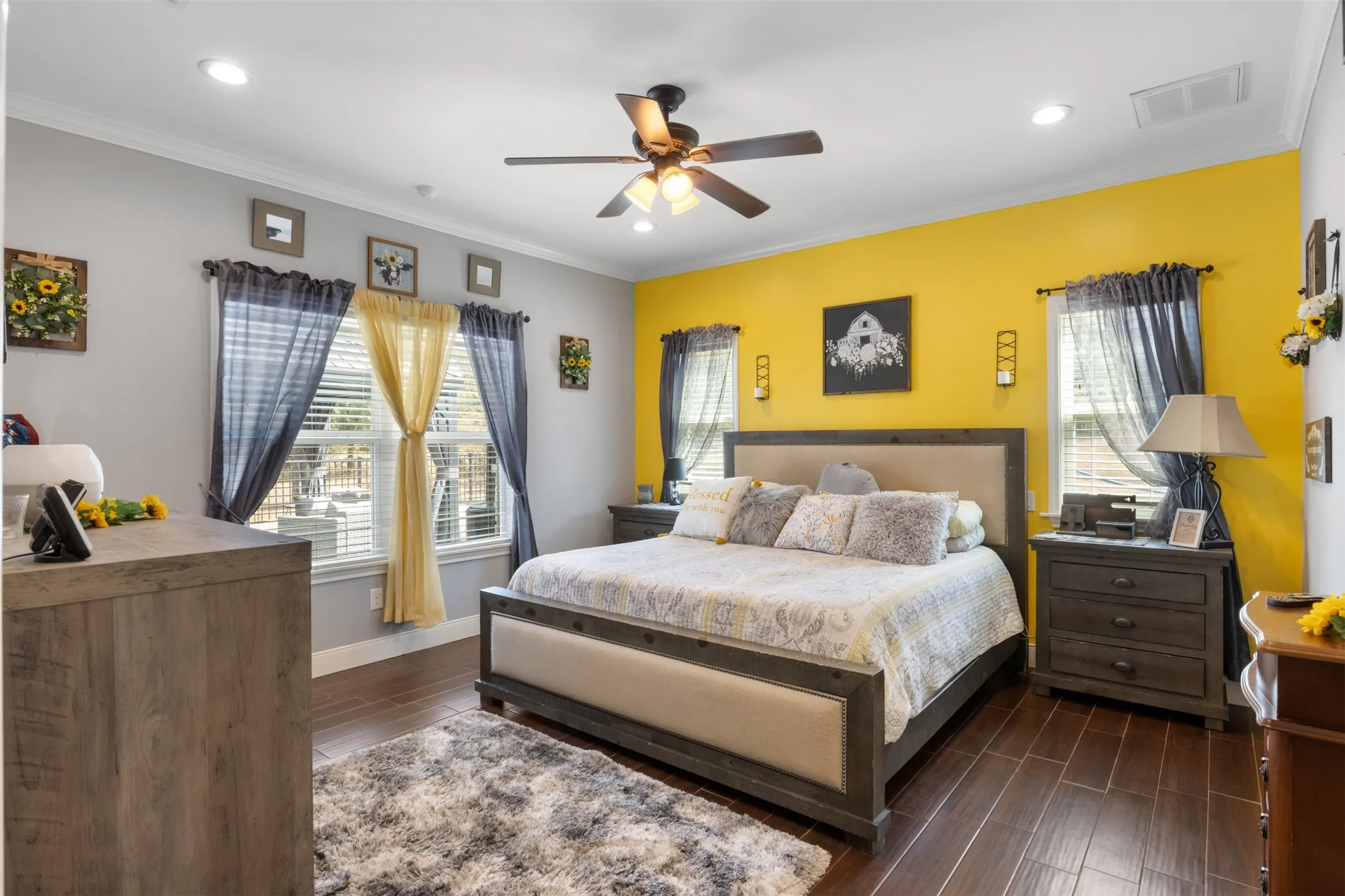 Single Family Residence For Sale in Llano County , 141 Eagle Point Cove, Kingsland, Texas 78639, 3 Bedroom, 2 Bathroom, 2 Garage spaces, 1,904 Sqft, built in 2015, mls#21063876, Real Estate Agent in Kingsland, Homes For Sale in Llano county, Homes For Sale in Kingsland, Realtor in Kingsland Texas, Real Estate Brokerage Independent Realty Texas, Luminita Cordes Realtor