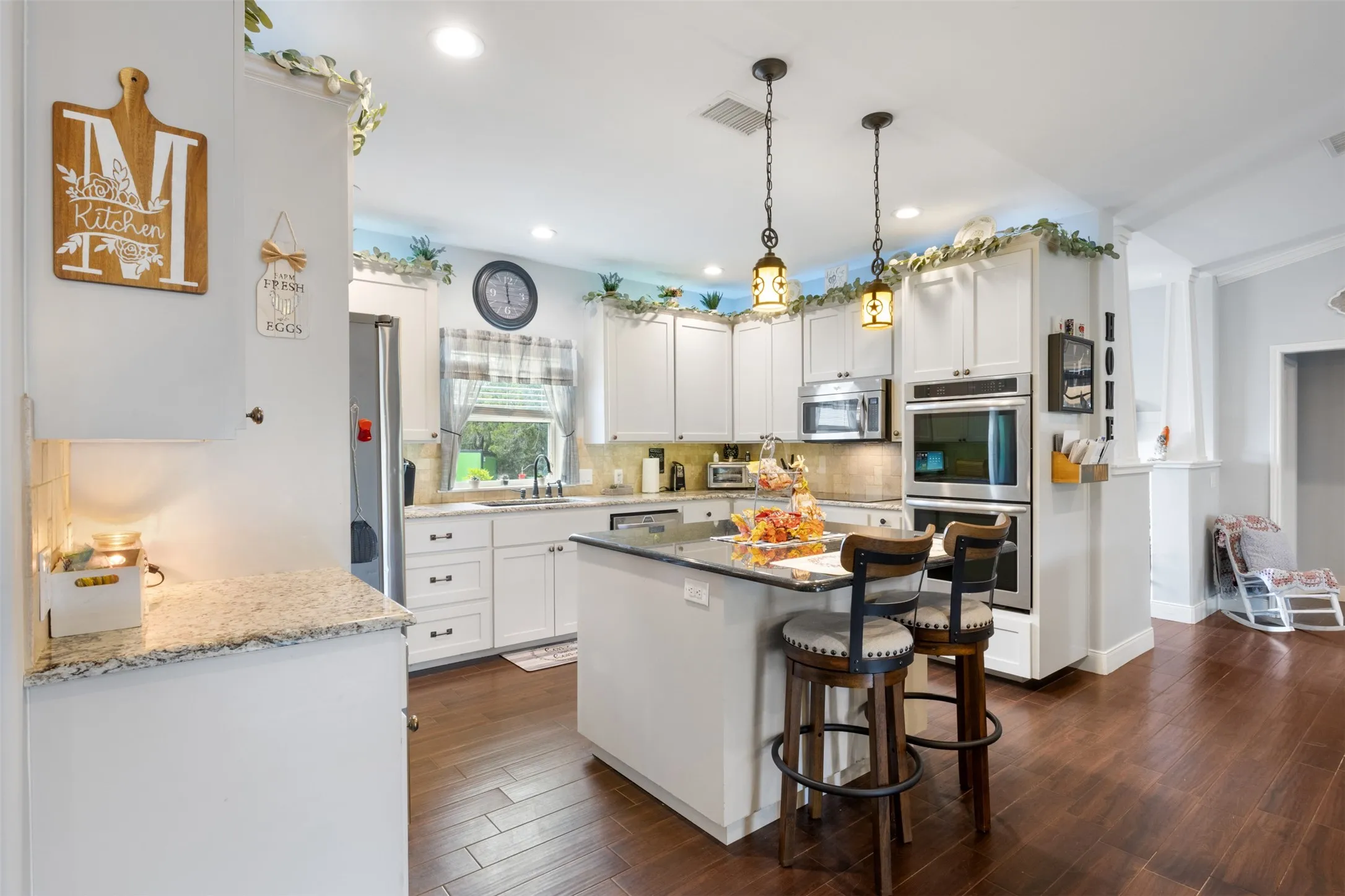 Single Family Residence For Sale in Llano County , 141 Eagle Point Cove, Kingsland, Texas 78639, 3 Bedroom, 2 Bathroom, 2 Garage spaces, 1,904 Sqft, built in 2015, mls#21063876, Real Estate Agent in Kingsland, Homes For Sale in Llano county, Homes For Sale in Kingsland, Realtor in Kingsland Texas, Real Estate Brokerage Independent Realty Texas, Luminita Cordes Realtor