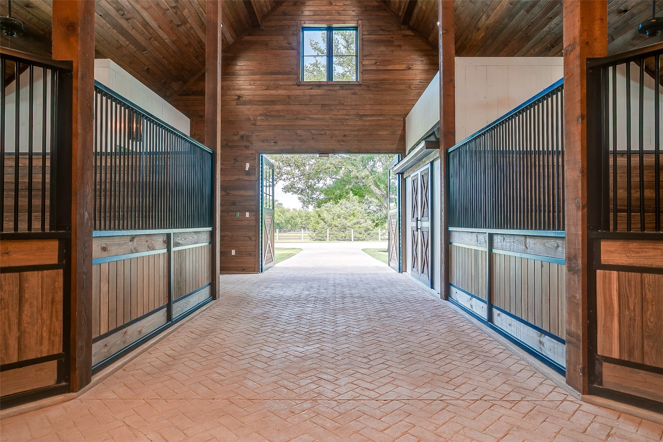 Spacious stalls featuring thoughtfully designed systems for safety and efficiency.