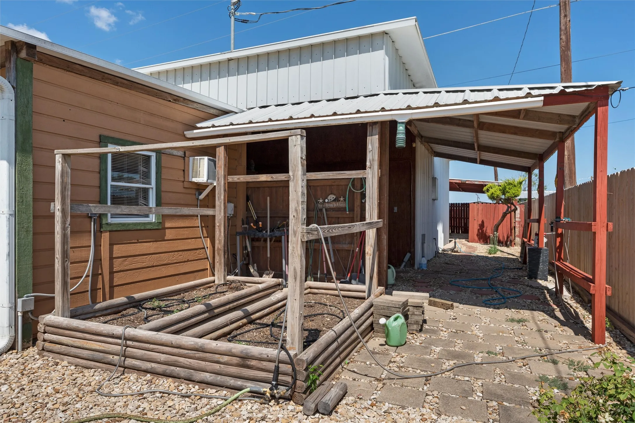 Single Family Residence For Sale in Mc Lennan County , 303 Westlake Drive, Woodway, Texas 76712, 2 Bedroom, 2 Bathroom, 2 Garage spaces, 2,072 Sqft, built in 1993, mls#21063010, Real Estate Agent in Woodway, Homes For Sale in Mc Lennan county, Homes For Sale in Woodway, Realtor in Woodway Texas, Real Estate Brokerage Independent Realty Texas, Luminita Cordes Realtor