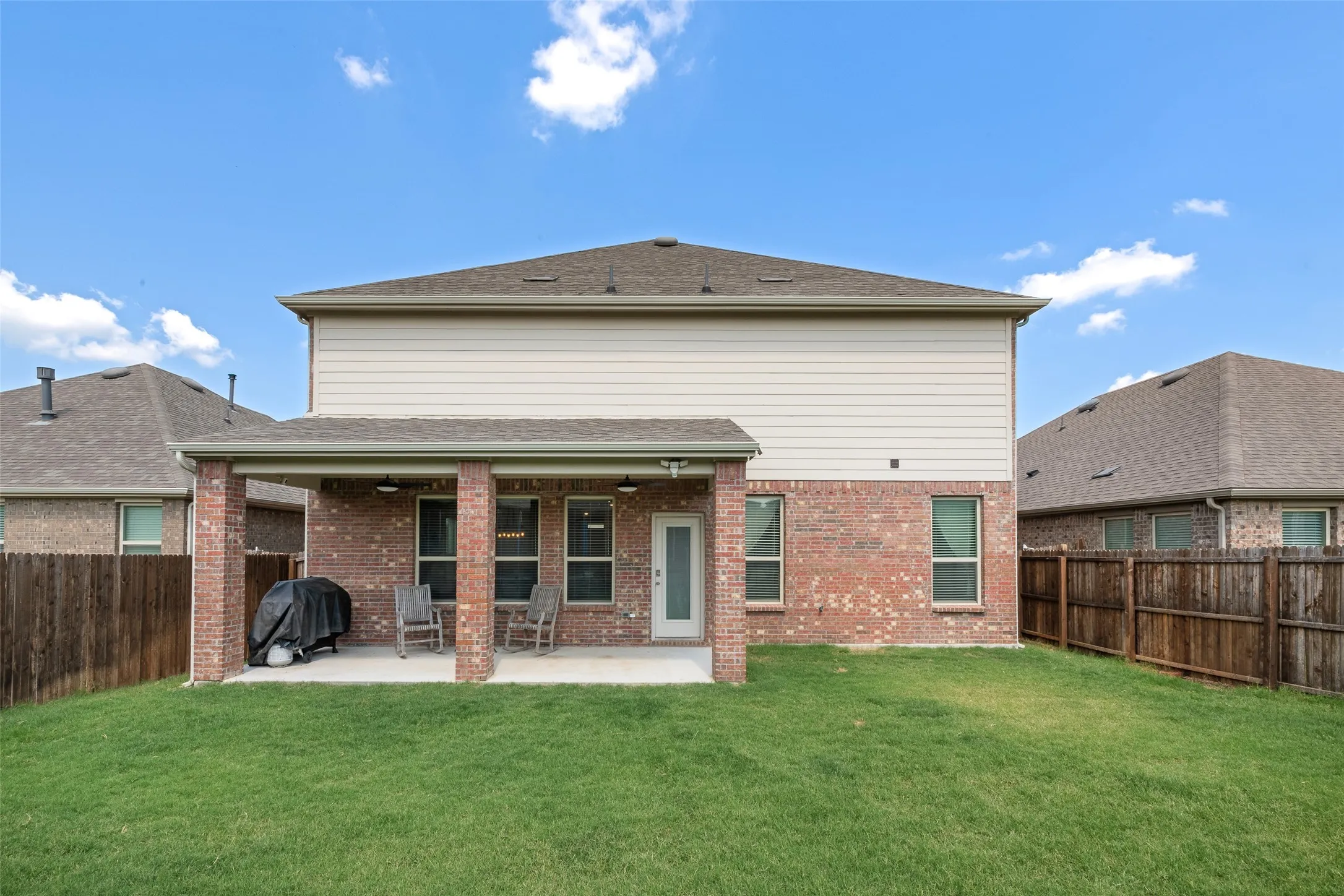 Single Family Residence For Sale in Denton County , 11000 Canyon Mine Drive, Aubrey, Texas 76227, 5 Bedroom, 4 Bathroom, 2 Garage spaces, 3,366 Sqft, built in 2021, mls#21062719, Real Estate Agent in Aubrey, Homes For Sale in Denton county, Homes For Sale in Aubrey, Realtor in Aubrey Texas, Real Estate Brokerage Independent Realty Texas, Luminita Cordes Realtor