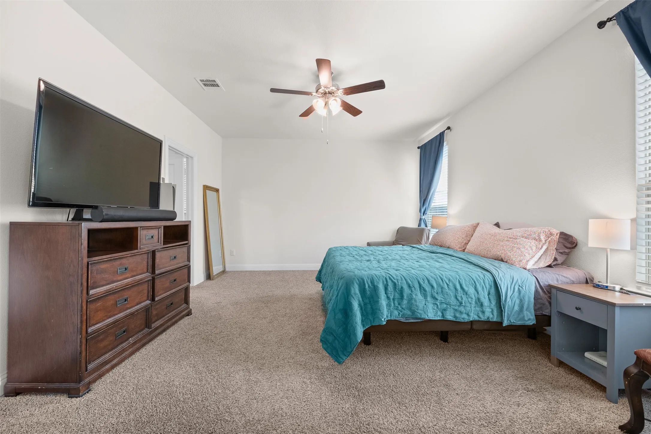 Single Family Residence For Sale in Denton County , 11000 Canyon Mine Drive, Aubrey, Texas 76227, 5 Bedroom, 4 Bathroom, 2 Garage spaces, 3,366 Sqft, built in 2021, mls#21062719, Real Estate Agent in Aubrey, Homes For Sale in Denton county, Homes For Sale in Aubrey, Realtor in Aubrey Texas, Real Estate Brokerage Independent Realty Texas, Luminita Cordes Realtor