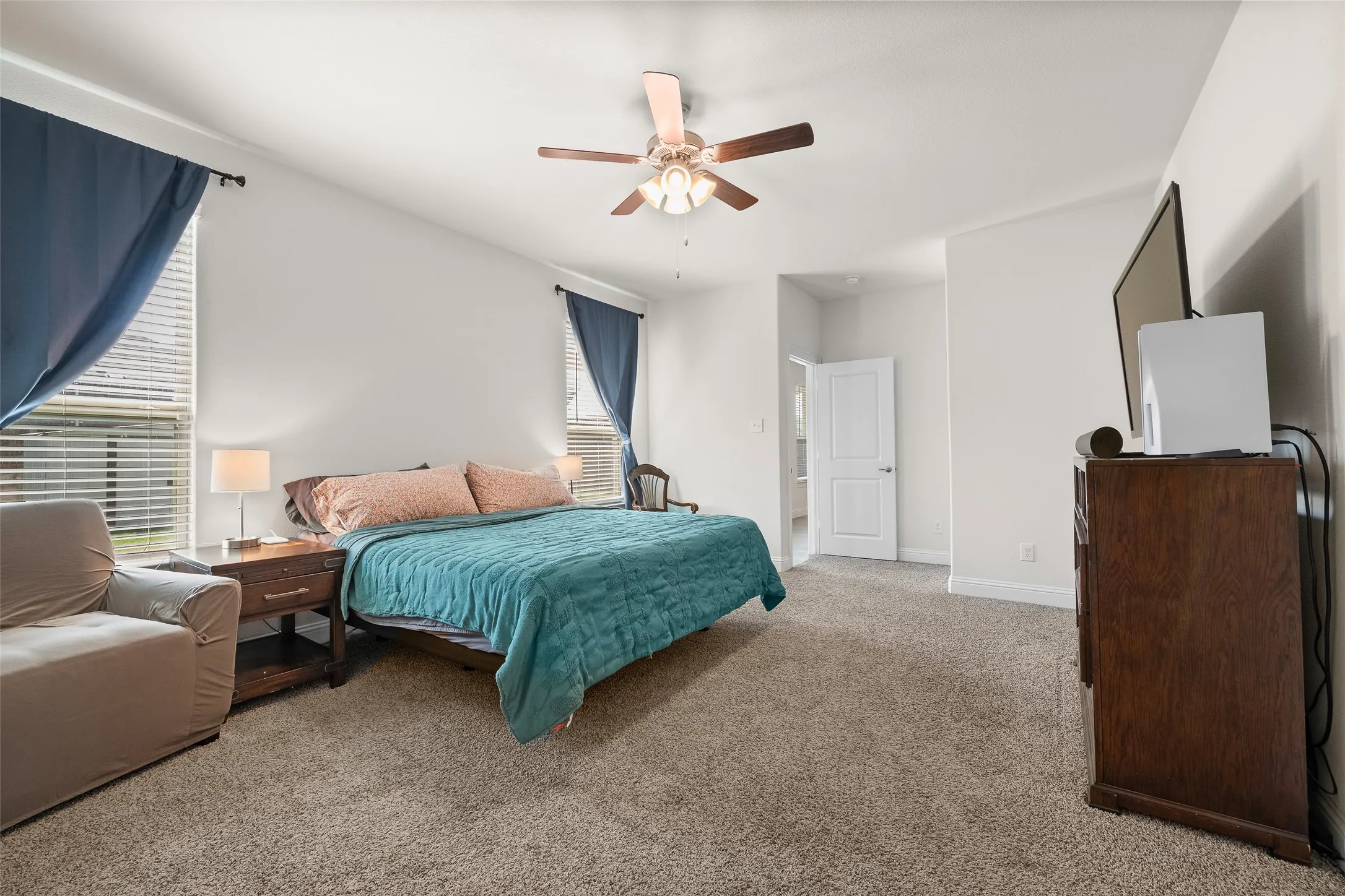 Single Family Residence For Sale in Denton County , 11000 Canyon Mine Drive, Aubrey, Texas 76227, 5 Bedroom, 4 Bathroom, 2 Garage spaces, 3,366 Sqft, built in 2021, mls#21062719, Real Estate Agent in Aubrey, Homes For Sale in Denton county, Homes For Sale in Aubrey, Realtor in Aubrey Texas, Real Estate Brokerage Independent Realty Texas, Luminita Cordes Realtor