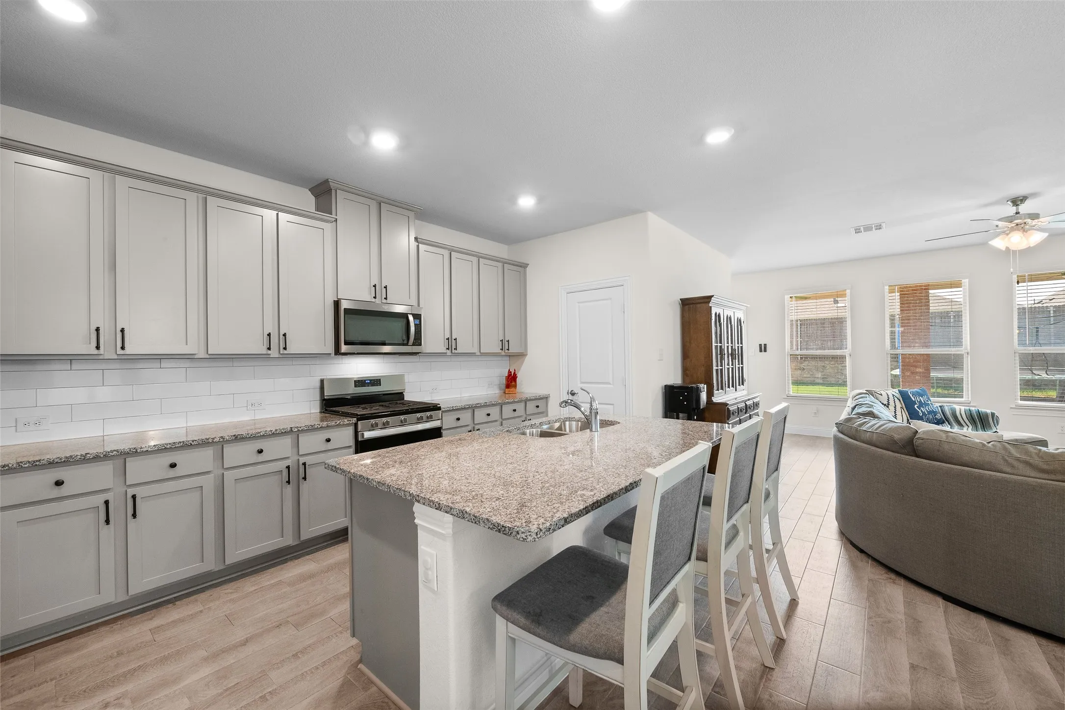 Single Family Residence For Sale in Denton County , 11000 Canyon Mine Drive, Aubrey, Texas 76227, 5 Bedroom, 4 Bathroom, 2 Garage spaces, 3,366 Sqft, built in 2021, mls#21062719, Real Estate Agent in Aubrey, Homes For Sale in Denton county, Homes For Sale in Aubrey, Realtor in Aubrey Texas, Real Estate Brokerage Independent Realty Texas, Luminita Cordes Realtor