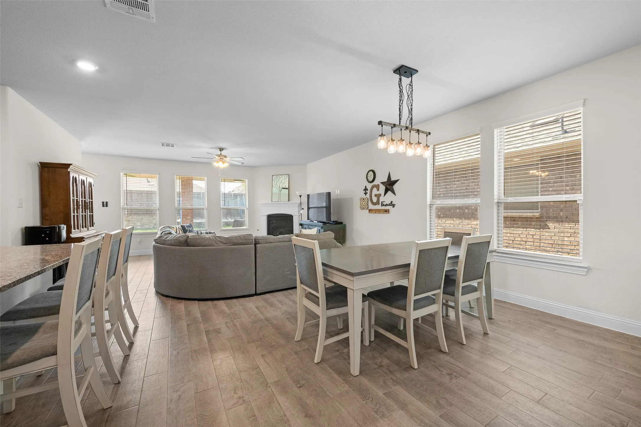 Single Family Residence For Sale in Denton County , 11000 Canyon Mine Drive, Aubrey, Texas 76227, 5 Bedroom, 4 Bathroom, 2 Garage spaces, 3,366 Sqft, built in 2021, mls#21062719, Real Estate Agent in Aubrey, Homes For Sale in Denton county, Homes For Sale in Aubrey, Realtor in Aubrey Texas, Real Estate Brokerage Independent Realty Texas, Luminita Cordes Realtor