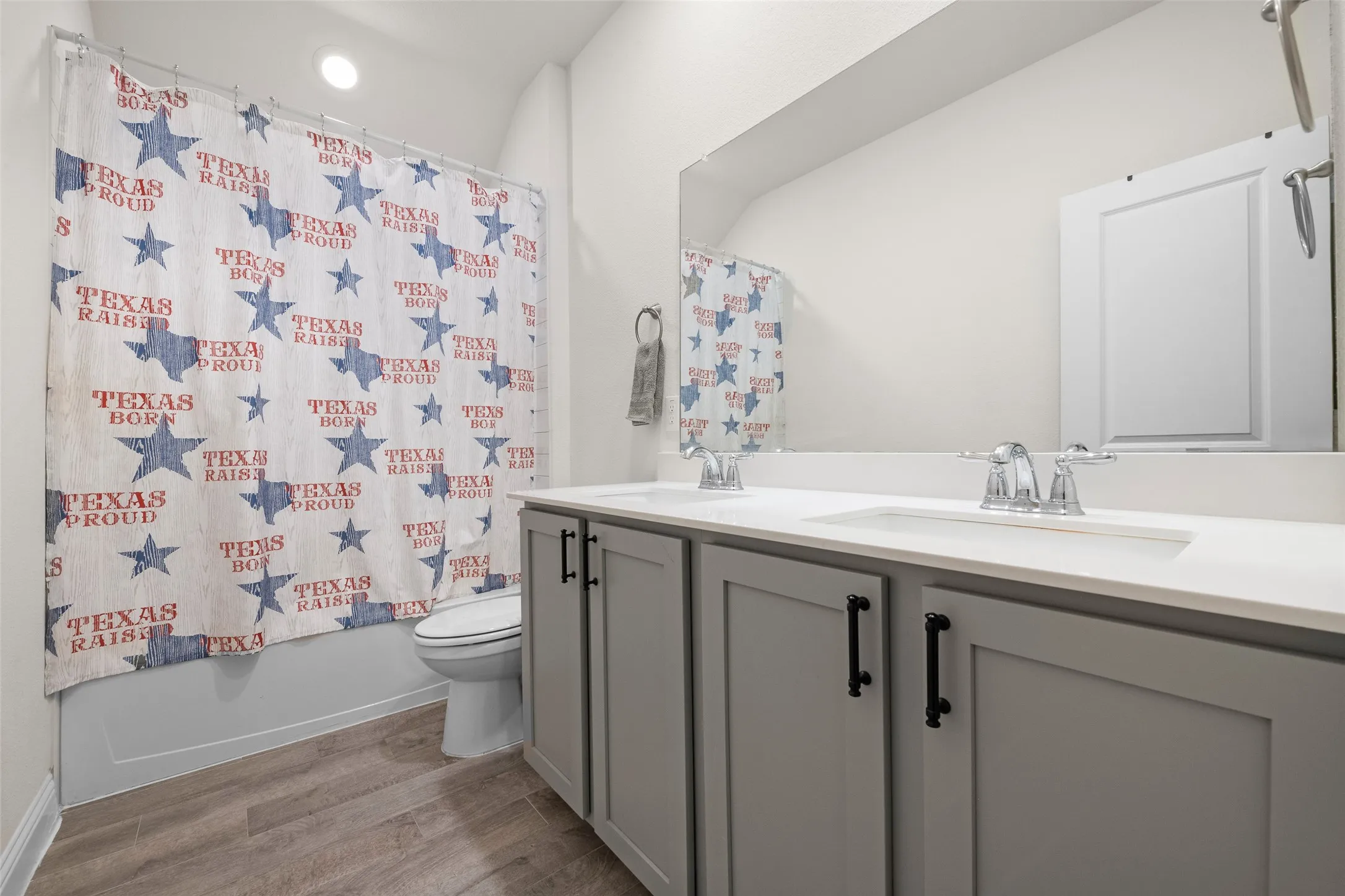 Single Family Residence For Sale in Denton County , 11000 Canyon Mine Drive, Aubrey, Texas 76227, 5 Bedroom, 4 Bathroom, 2 Garage spaces, 3,366 Sqft, built in 2021, mls#21062719, Real Estate Agent in Aubrey, Homes For Sale in Denton county, Homes For Sale in Aubrey, Realtor in Aubrey Texas, Real Estate Brokerage Independent Realty Texas, Luminita Cordes Realtor