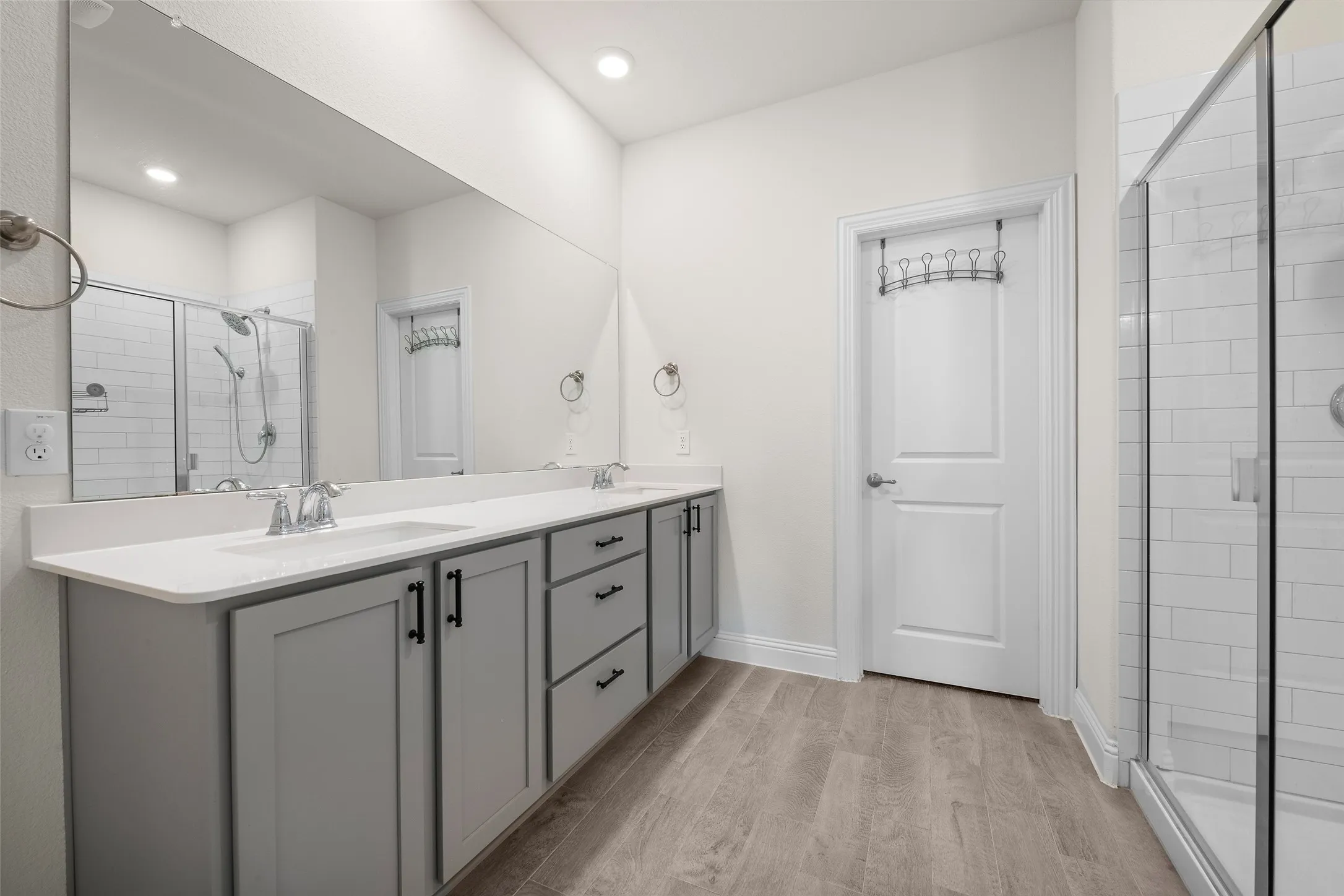 Single Family Residence For Sale in Denton County , 11000 Canyon Mine Drive, Aubrey, Texas 76227, 5 Bedroom, 4 Bathroom, 2 Garage spaces, 3,366 Sqft, built in 2021, mls#21062719, Real Estate Agent in Aubrey, Homes For Sale in Denton county, Homes For Sale in Aubrey, Realtor in Aubrey Texas, Real Estate Brokerage Independent Realty Texas, Luminita Cordes Realtor