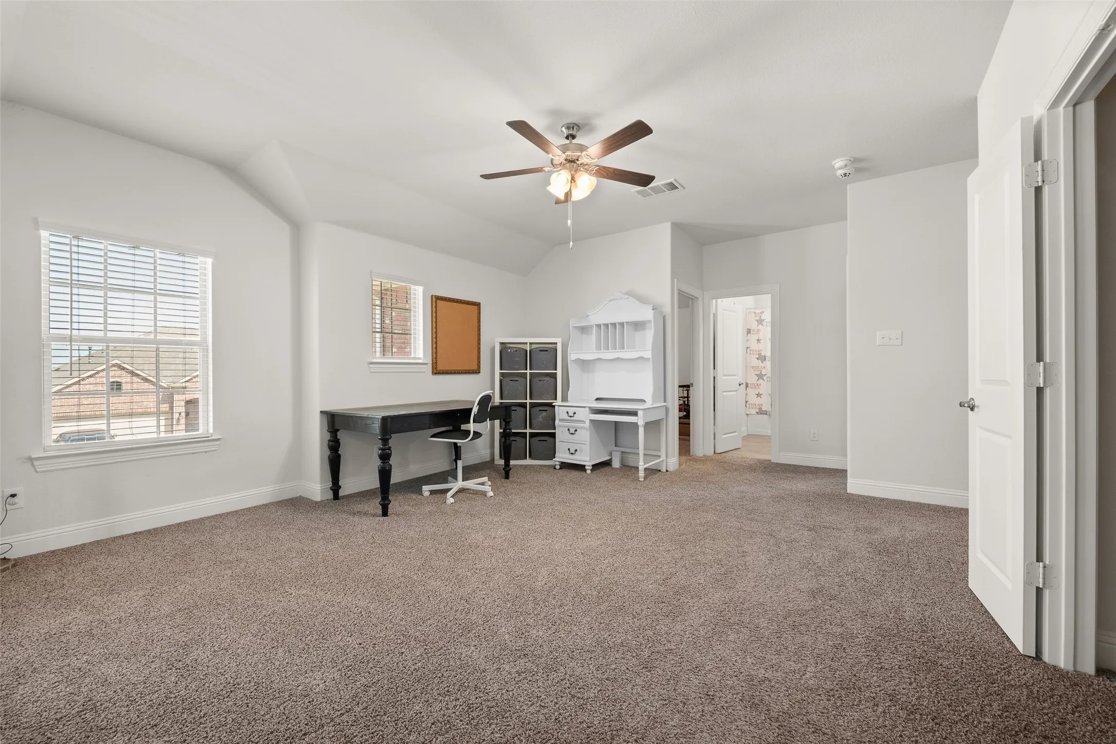 Single Family Residence For Sale in Denton County , 11000 Canyon Mine Drive, Aubrey, Texas 76227, 5 Bedroom, 4 Bathroom, 2 Garage spaces, 3,366 Sqft, built in 2021, mls#21062719, Real Estate Agent in Aubrey, Homes For Sale in Denton county, Homes For Sale in Aubrey, Realtor in Aubrey Texas, Real Estate Brokerage Independent Realty Texas, Luminita Cordes Realtor