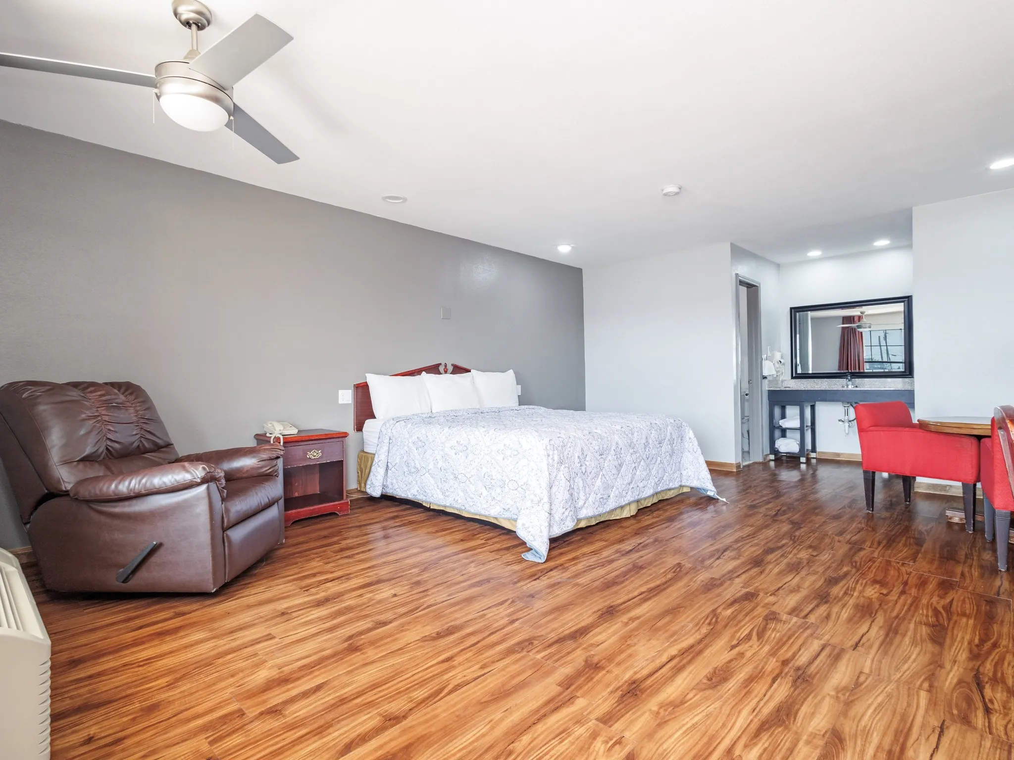 Hotel/Motel For Sale in Brown County , 4410 Highway 377 S, Brownwood, Texas 76801, 0, 0, Garage spaces, 0 Sqft, built in 0, Preowned, mls#21055316, Real Estate Agent in Brownwood, Homes For Sale in Brown county, Homes For Sale in Brownwood, Realtor in Brownwood Texas, Real Estate Brokerage Independent Realty Texas, Luminita Cordes Realtor
