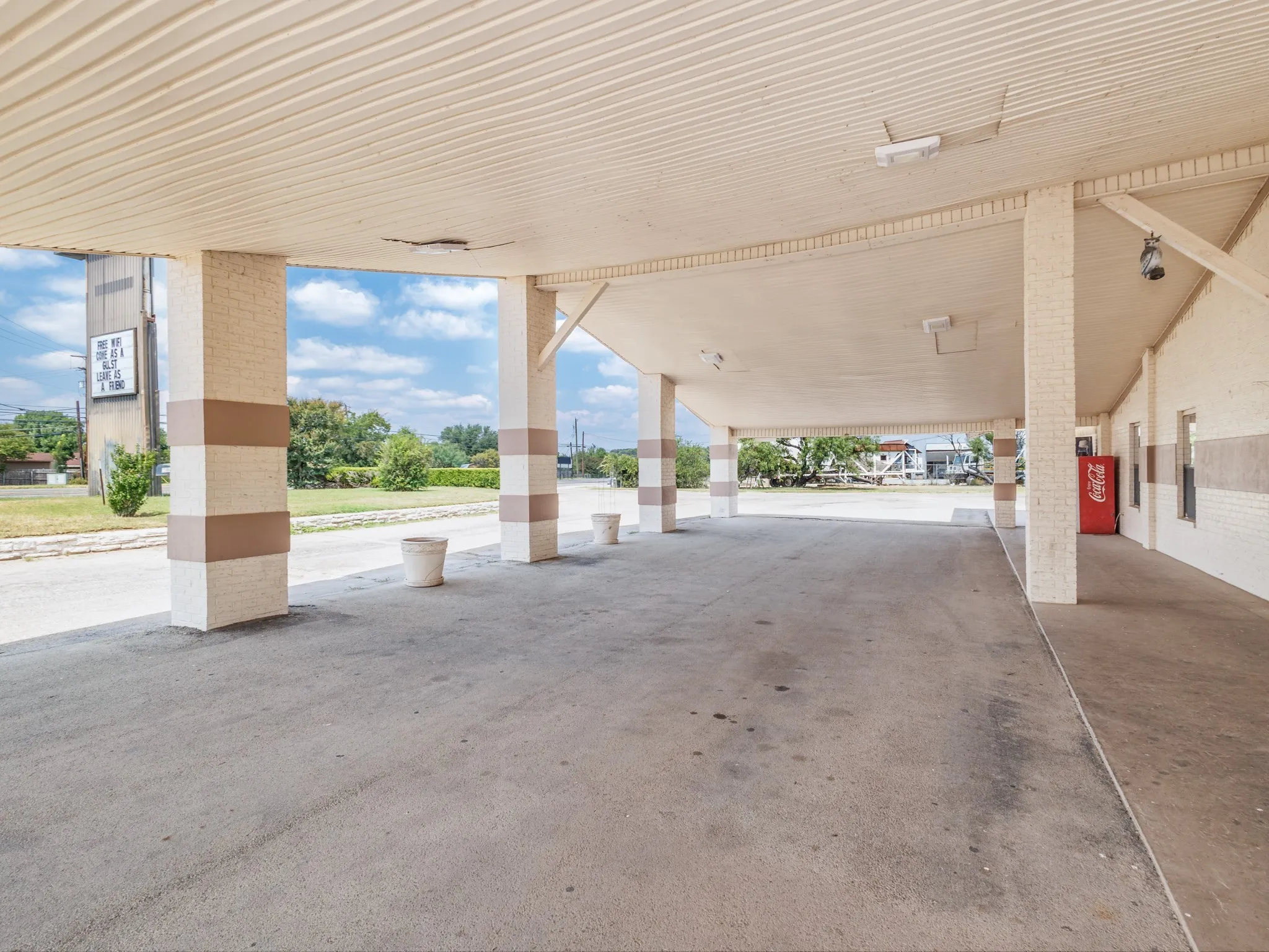 Hotel/Motel For Sale in Brown County , 4410 Highway 377 S, Brownwood, Texas 76801, 0, 0, Garage spaces, 0 Sqft, built in 0, Preowned, mls#21055316, Real Estate Agent in Brownwood, Homes For Sale in Brown county, Homes For Sale in Brownwood, Realtor in Brownwood Texas, Real Estate Brokerage Independent Realty Texas, Luminita Cordes Realtor