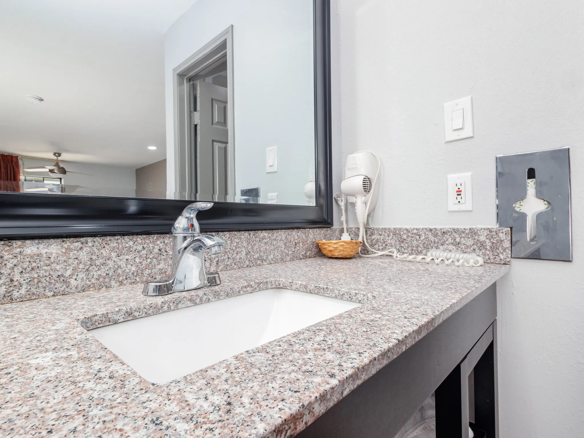 Hotel/Motel For Sale in Brown County , 4410 Highway 377 S, Brownwood, Texas 76801, 0, 0, Garage spaces, 0 Sqft, built in 0, Preowned, mls#21055316, Real Estate Agent in Brownwood, Homes For Sale in Brown county, Homes For Sale in Brownwood, Realtor in Brownwood Texas, Real Estate Brokerage Independent Realty Texas, Luminita Cordes Realtor