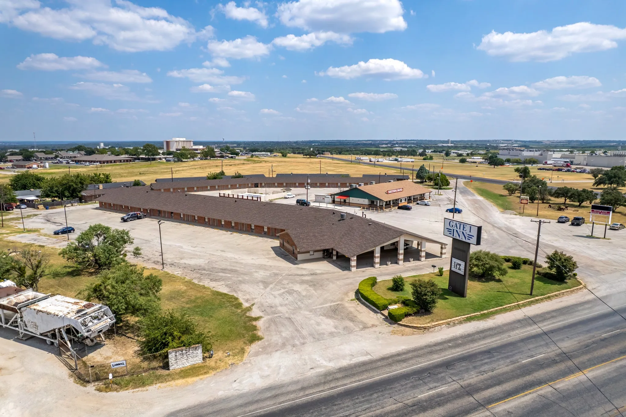 Hotel/Motel For Sale in Brown County , 4410 Highway 377 S, Brownwood, Texas 76801, 0, 0, Garage spaces, 0 Sqft, built in 0, Preowned, mls#21055316, Real Estate Agent in Brownwood, Homes For Sale in Brown county, Homes For Sale in Brownwood, Realtor in Brownwood Texas, Real Estate Brokerage Independent Realty Texas, Luminita Cordes Realtor