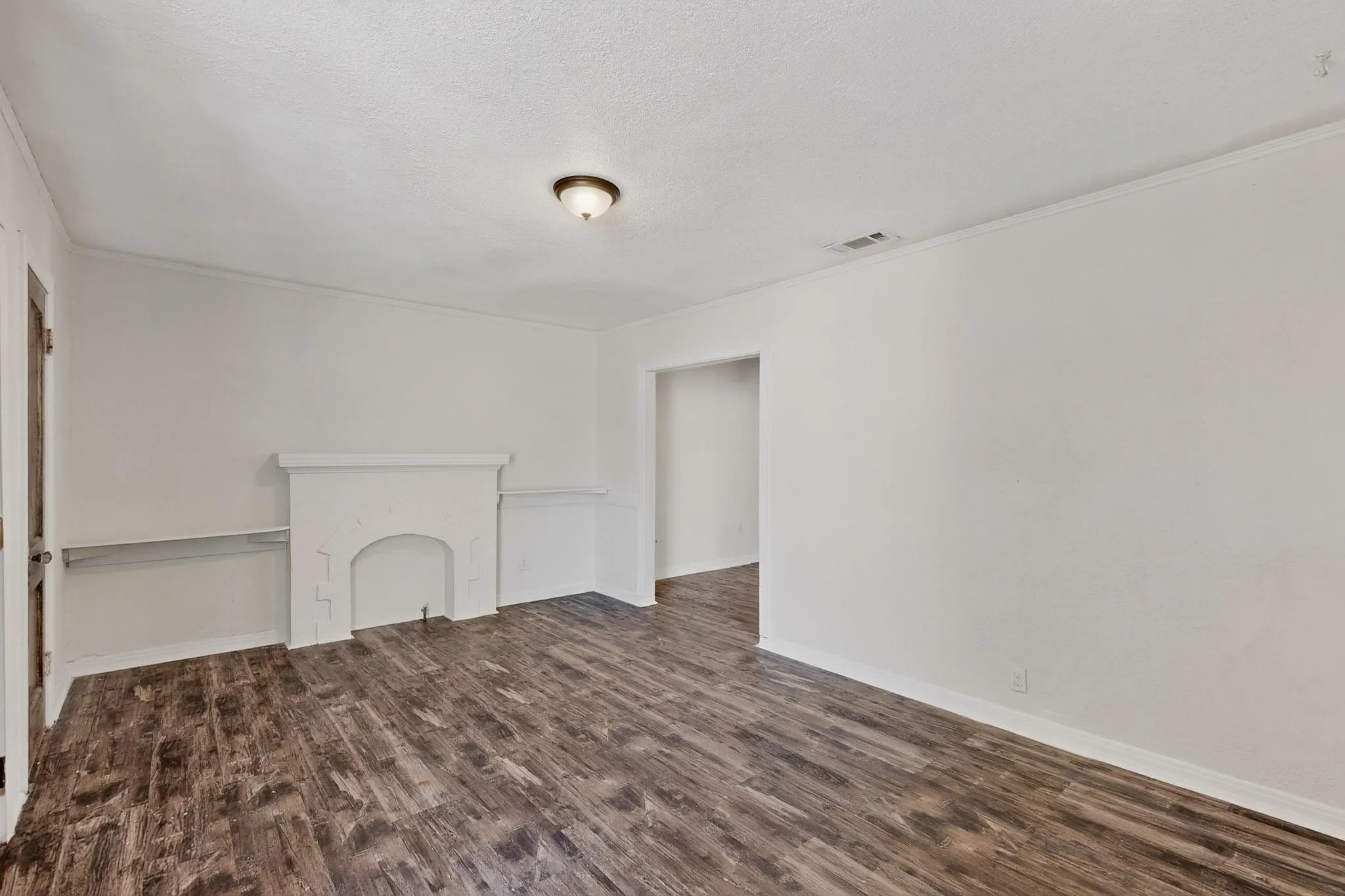 Duplex For Sale in Dallas County , 5020 Pershing Street, Dallas, Texas 75206, 2 Bedroom, 2 Bathroom, 2 Garage spaces, 0 Sqft, built in 1938, Preowned, mls#21061033, Real Estate Agent in Dallas, Homes For Sale in Dallas county, Homes For Sale in Dallas, Realtor in Dallas Texas, Real Estate Brokerage Independent Realty Texas, Luminita Cordes Realtor