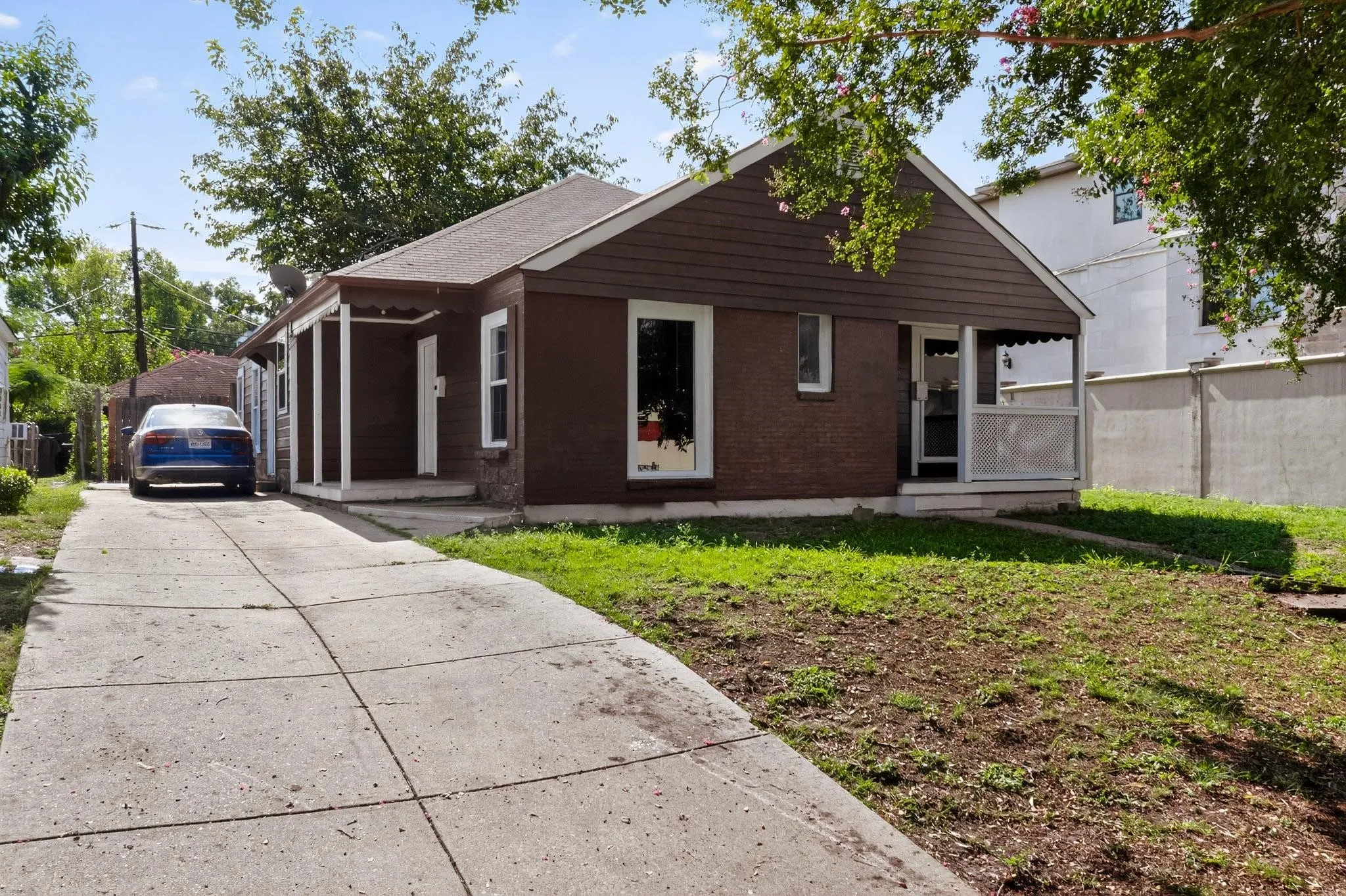 Duplex For Sale in Dallas County , 5020 Pershing Street, Dallas, Texas 75206, 2 Bedroom, 2 Bathroom, 2 Garage spaces, 0 Sqft, built in 1938, Preowned, mls#21061033, Real Estate Agent in Dallas, Homes For Sale in Dallas county, Homes For Sale in Dallas, Realtor in Dallas Texas, Real Estate Brokerage Independent Realty Texas, Luminita Cordes Realtor