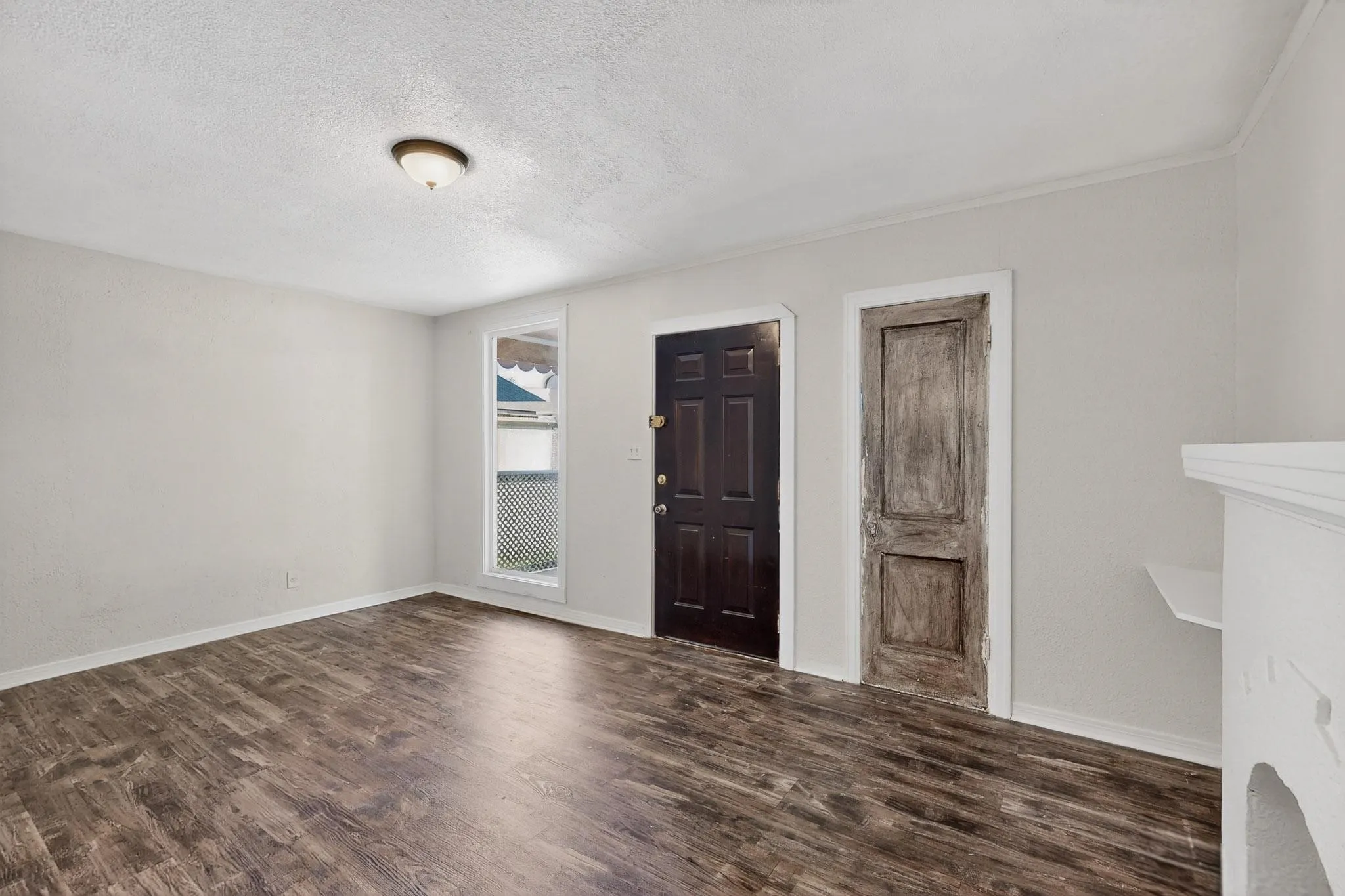 Duplex For Sale in Dallas County , 5020 Pershing Street, Dallas, Texas 75206, 2 Bedroom, 2 Bathroom, 2 Garage spaces, 0 Sqft, built in 1938, Preowned, mls#21061033, Real Estate Agent in Dallas, Homes For Sale in Dallas county, Homes For Sale in Dallas, Realtor in Dallas Texas, Real Estate Brokerage Independent Realty Texas, Luminita Cordes Realtor
