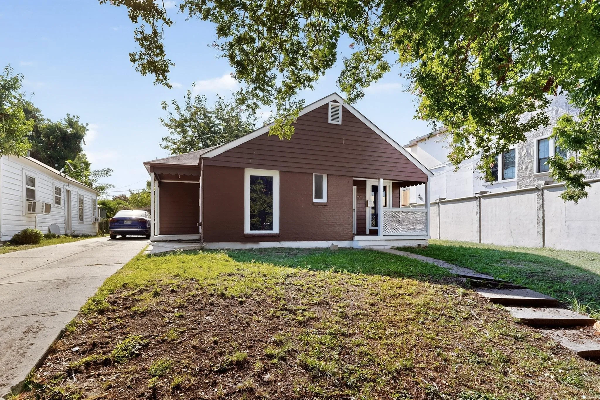 Duplex For Sale in Dallas County , 5020 Pershing Street, Dallas, Texas 75206, 2 Bedroom, 2 Bathroom, 2 Garage spaces, 0 Sqft, built in 1938, Preowned, mls#21061033, Real Estate Agent in Dallas, Homes For Sale in Dallas county, Homes For Sale in Dallas, Realtor in Dallas Texas, Real Estate Brokerage Independent Realty Texas, Luminita Cordes Realtor