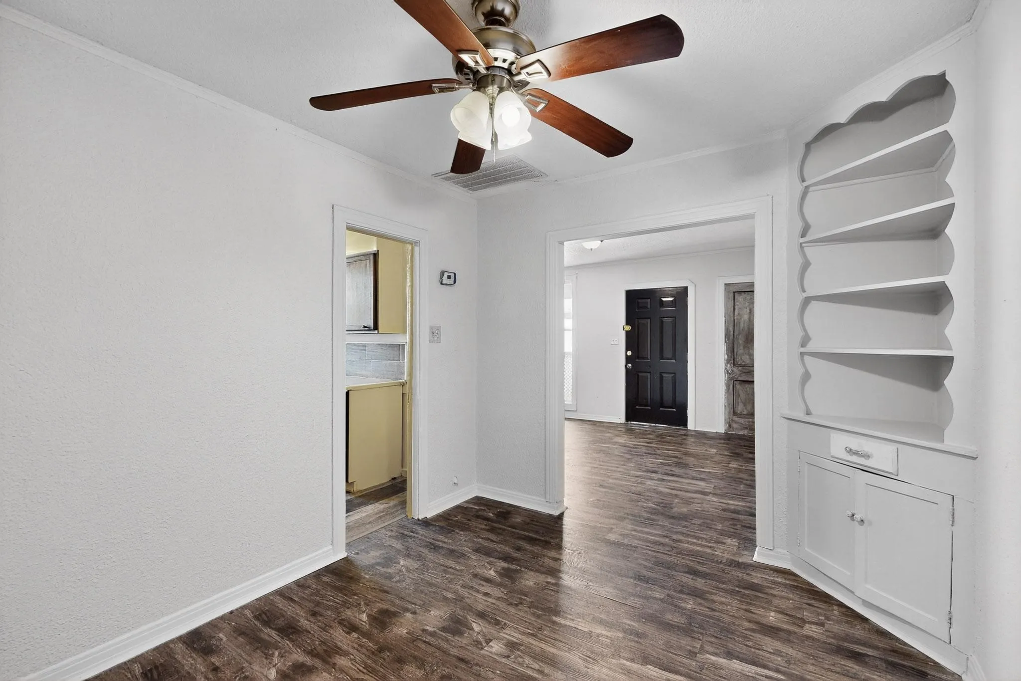 Duplex For Sale in Dallas County , 5020 Pershing Street, Dallas, Texas 75206, 2 Bedroom, 2 Bathroom, 2 Garage spaces, 0 Sqft, built in 1938, Preowned, mls#21061033, Real Estate Agent in Dallas, Homes For Sale in Dallas county, Homes For Sale in Dallas, Realtor in Dallas Texas, Real Estate Brokerage Independent Realty Texas, Luminita Cordes Realtor