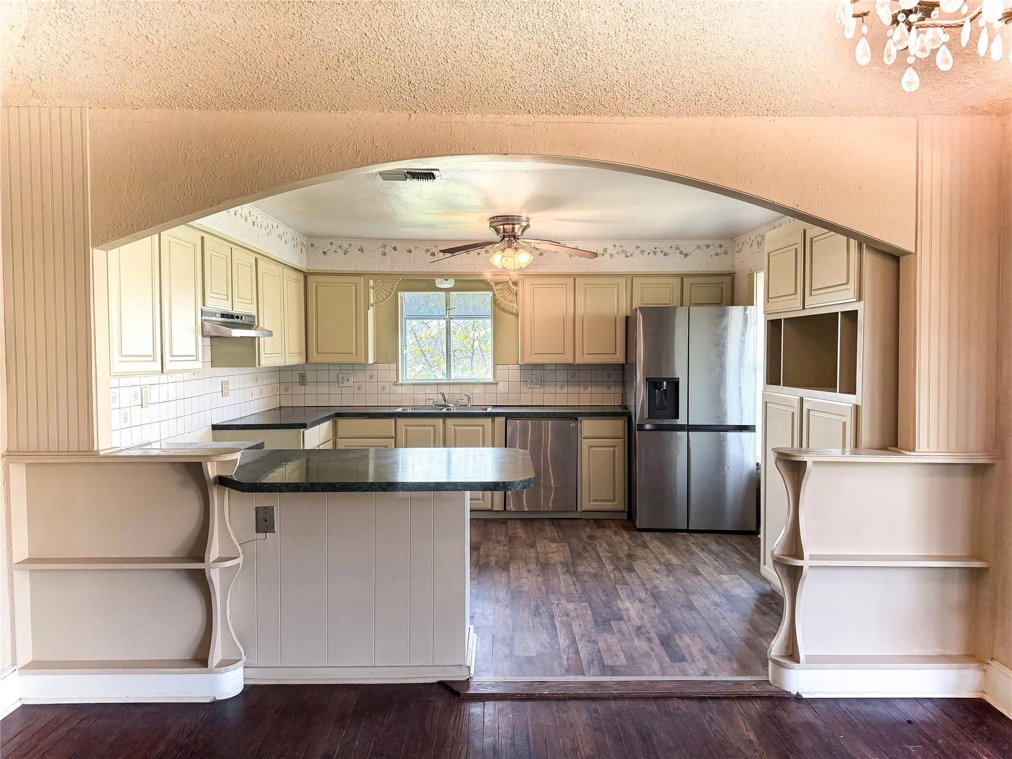 Single Family Residence For Sale in Palo Pinto County , 1401 Highway 180 W, Mineral Wells, Texas 76067, 4 Bedroom, 2 Bathroom, Garage spaces, 2,408 Sqft, built in 1948, Preowned, mls#21064934, Real Estate Agent in Mineral Wells, Homes For Sale in Palo Pinto county, Homes For Sale in Mineral Wells, Realtor in Mineral Wells Texas, Real Estate Brokerage Independent Realty Texas, Luminita Cordes Realtor