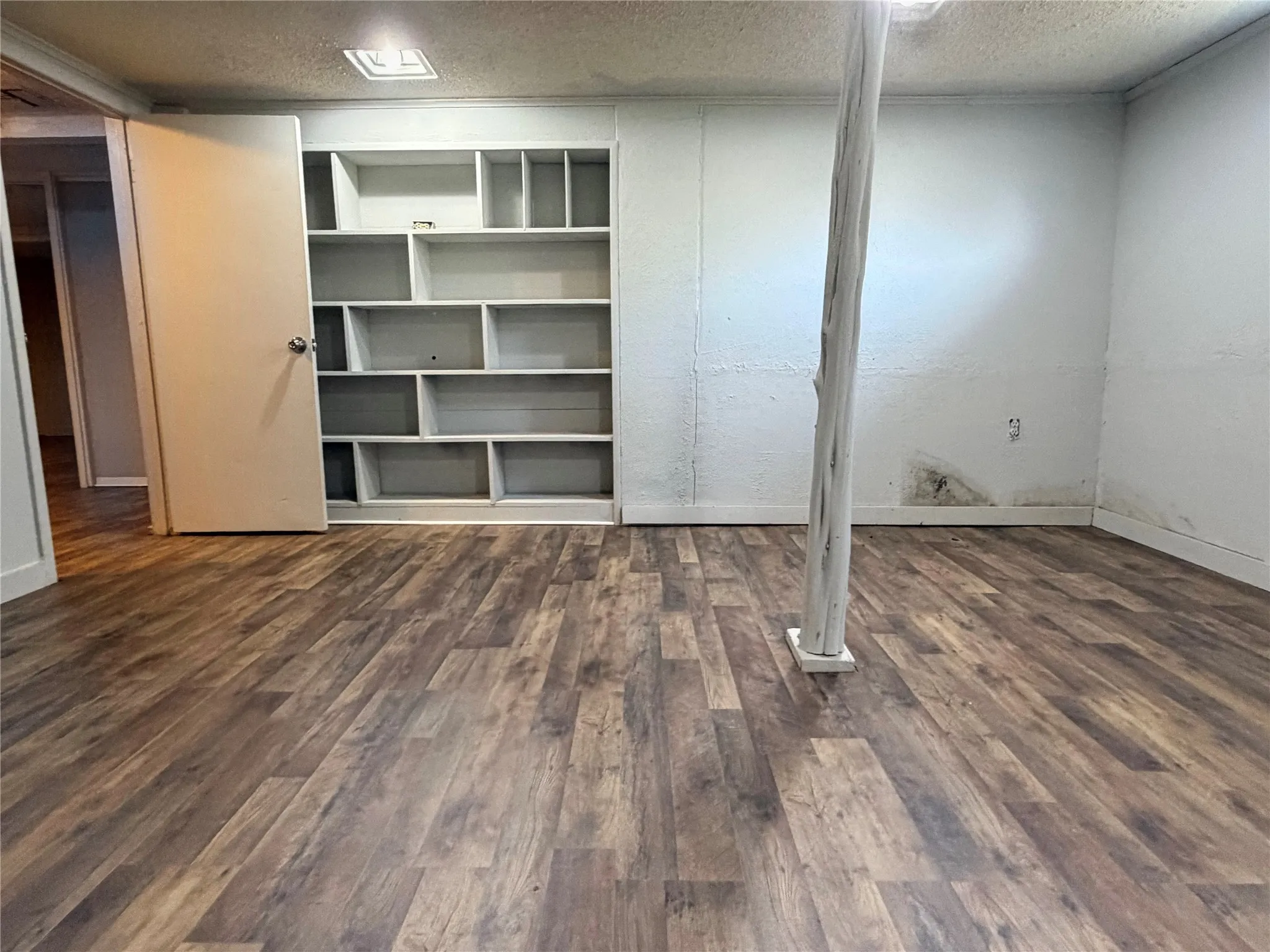 Single Family Residence For Sale in Palo Pinto County , 1401 Highway 180 W, Mineral Wells, Texas 76067, 4 Bedroom, 2 Bathroom, Garage spaces, 2,408 Sqft, built in 1948, Preowned, mls#21064934, Real Estate Agent in Mineral Wells, Homes For Sale in Palo Pinto county, Homes For Sale in Mineral Wells, Realtor in Mineral Wells Texas, Real Estate Brokerage Independent Realty Texas, Luminita Cordes Realtor