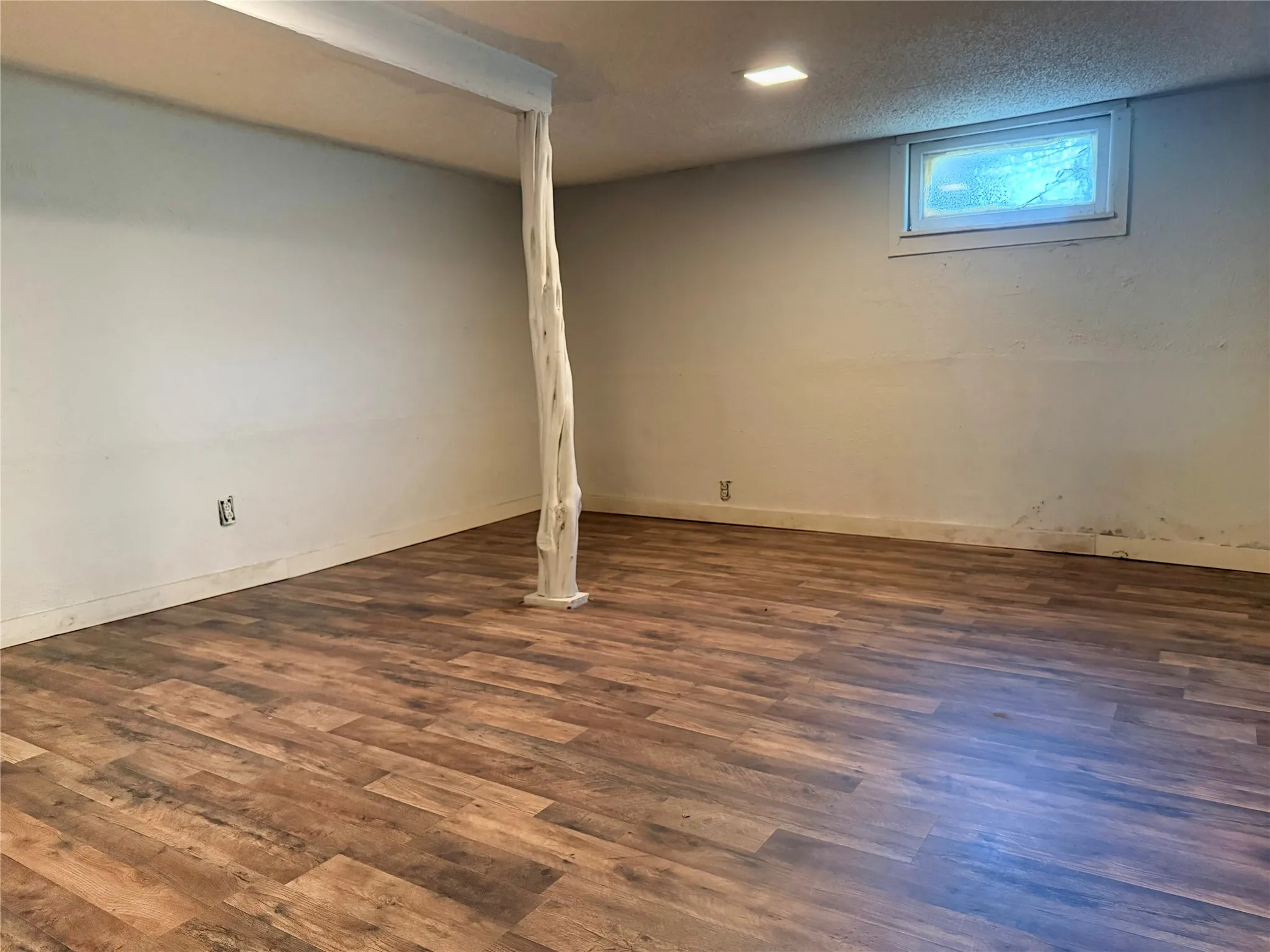 Single Family Residence For Sale in Palo Pinto County , 1401 Highway 180 W, Mineral Wells, Texas 76067, 4 Bedroom, 2 Bathroom, Garage spaces, 2,408 Sqft, built in 1948, Preowned, mls#21064934, Real Estate Agent in Mineral Wells, Homes For Sale in Palo Pinto county, Homes For Sale in Mineral Wells, Realtor in Mineral Wells Texas, Real Estate Brokerage Independent Realty Texas, Luminita Cordes Realtor
