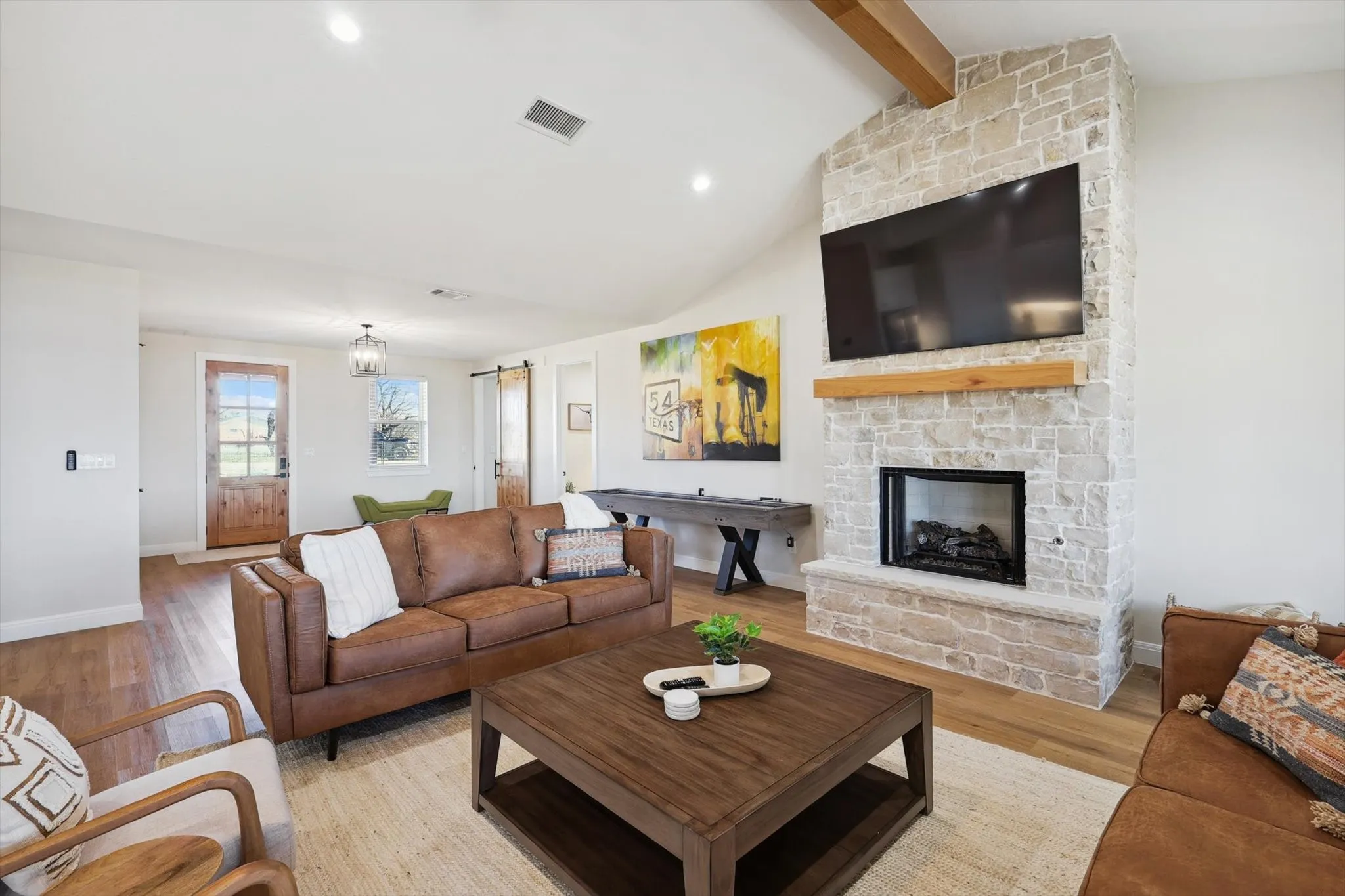 Single Family Residence For Sale in Palo Pinto County , 413 Hoot Avenue, Graford, Texas 76449, 7 Bedroom, 6 Bathroom, 4 Garage spaces, 3,920 Sqft, built in 2022, mls#21064724, Real Estate Agent in Graford, Homes For Sale in Palo Pinto county, Homes For Sale in Graford, Realtor in Graford Texas, Real Estate Brokerage Independent Realty Texas, Luminita Cordes Realtor
