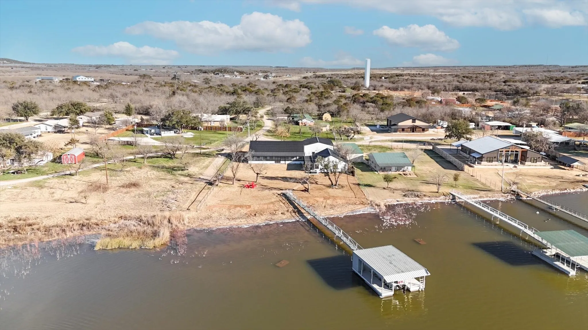 Single Family Residence For Sale in Palo Pinto County , 413 Hoot Avenue, Graford, Texas 76449, 7 Bedroom, 6 Bathroom, 4 Garage spaces, 3,920 Sqft, built in 2022, mls#21064724, Real Estate Agent in Graford, Homes For Sale in Palo Pinto county, Homes For Sale in Graford, Realtor in Graford Texas, Real Estate Brokerage Independent Realty Texas, Luminita Cordes Realtor