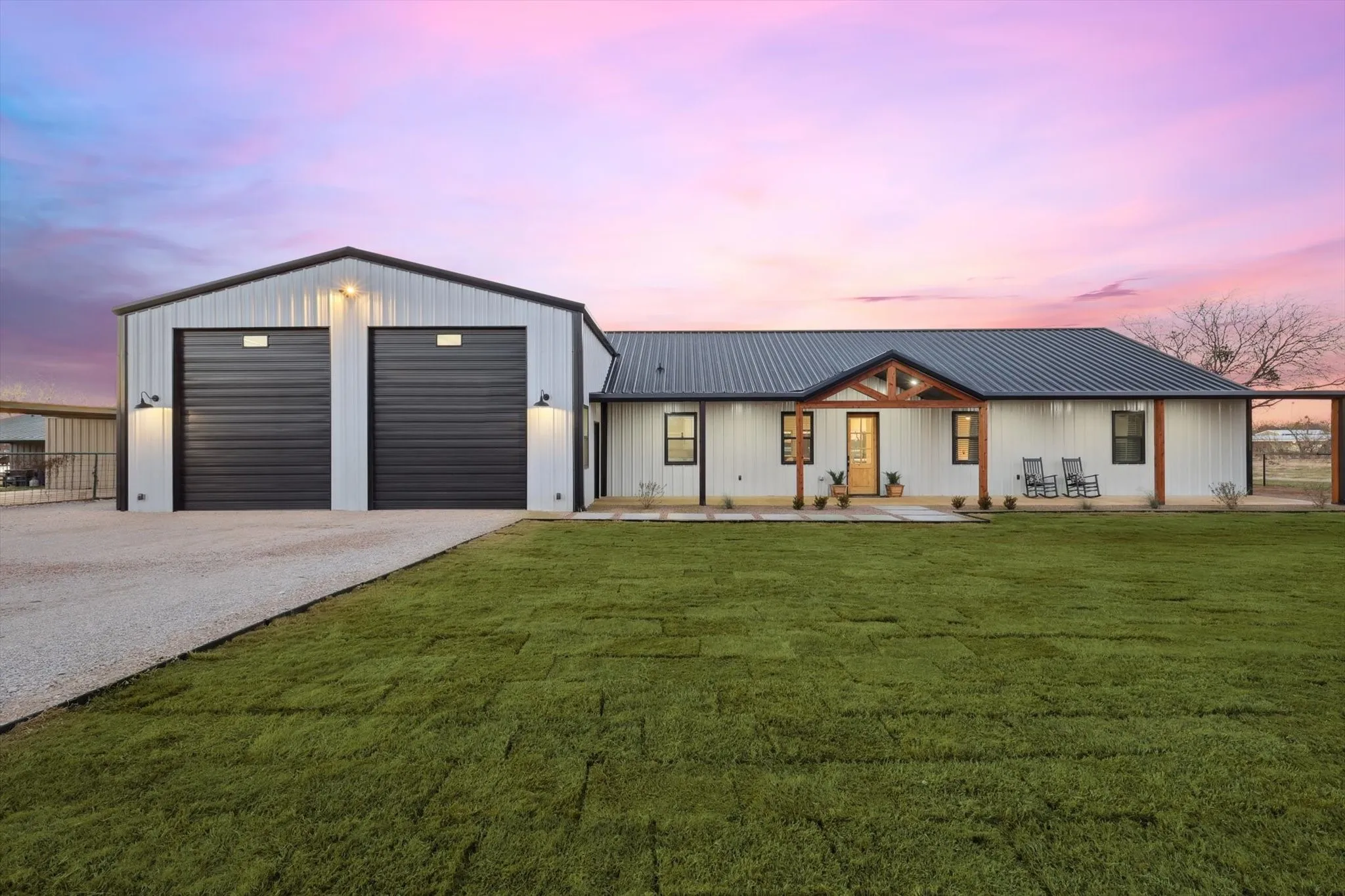 Single Family Residence For Sale in Palo Pinto County , 413 Hoot Avenue, Graford, Texas 76449, 7 Bedroom, 6 Bathroom, 4 Garage spaces, 3,920 Sqft, built in 2022, mls#21064724, Real Estate Agent in Graford, Homes For Sale in Palo Pinto county, Homes For Sale in Graford, Realtor in Graford Texas, Real Estate Brokerage Independent Realty Texas, Luminita Cordes Realtor