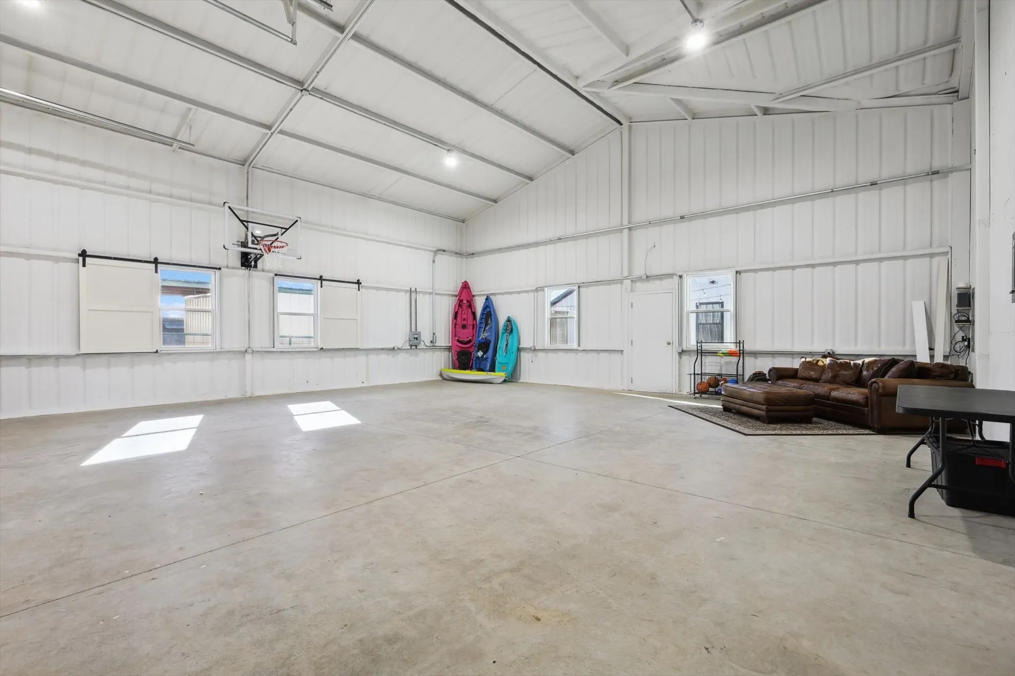 Single Family Residence For Sale in Palo Pinto County , 413 Hoot Avenue, Graford, Texas 76449, 7 Bedroom, 6 Bathroom, 4 Garage spaces, 3,920 Sqft, built in 2022, mls#21064724, Real Estate Agent in Graford, Homes For Sale in Palo Pinto county, Homes For Sale in Graford, Realtor in Graford Texas, Real Estate Brokerage Independent Realty Texas, Luminita Cordes Realtor