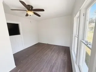 Room off the kitchen
