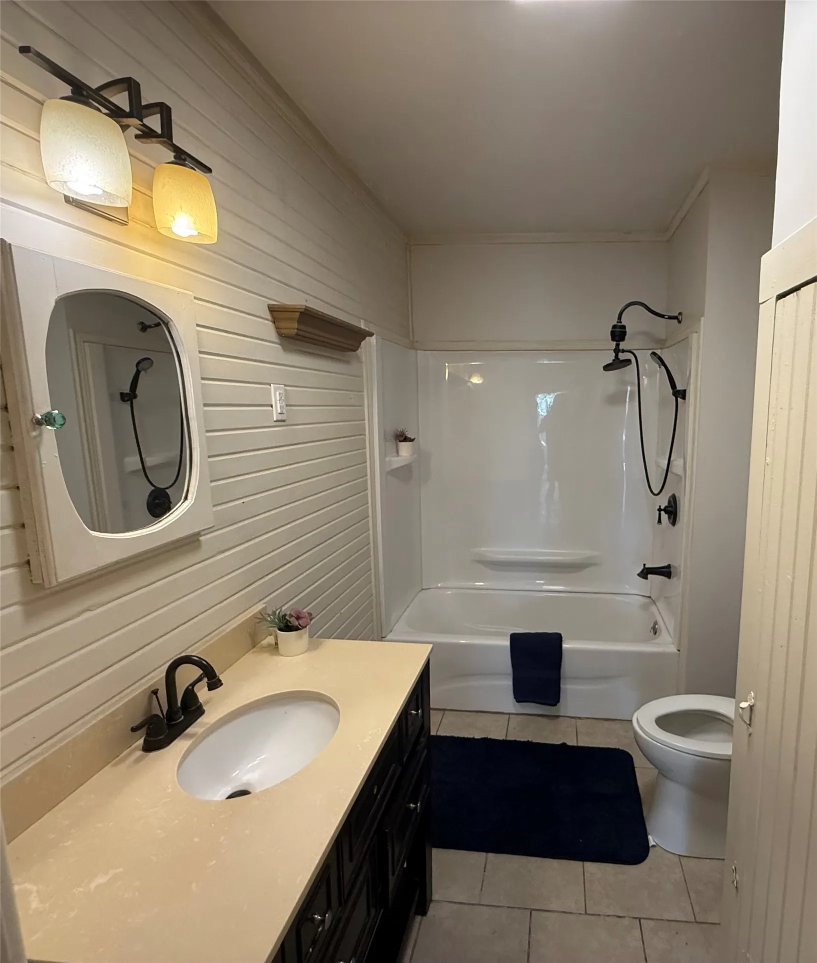 Single Family Residence For Sale in Hunt County , 1210 Monroe Street, Commerce, Texas 75428, 4 Bedroom, 2 Bathroom, Garage spaces, 2,185 Sqft, built in 1905, mls#21063259, Real Estate Agent in Commerce, Homes For Sale in Hunt county, Homes For Sale in Commerce, Realtor in Commerce Texas, Real Estate Brokerage Independent Realty Texas, Luminita Cordes Realtor