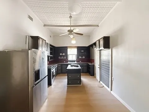 Single Family Residence For Sale in Hunt County , 1210 Monroe Street, Commerce, Texas 75428, 4 Bedroom, 2 Bathroom, Garage spaces, 2,185 Sqft, built in 1905, mls#21063259, Real Estate Agent in Commerce, Homes For Sale in Hunt county, Homes For Sale in Commerce, Realtor in Commerce Texas, Real Estate Brokerage Independent Realty Texas, Luminita Cordes Realtor