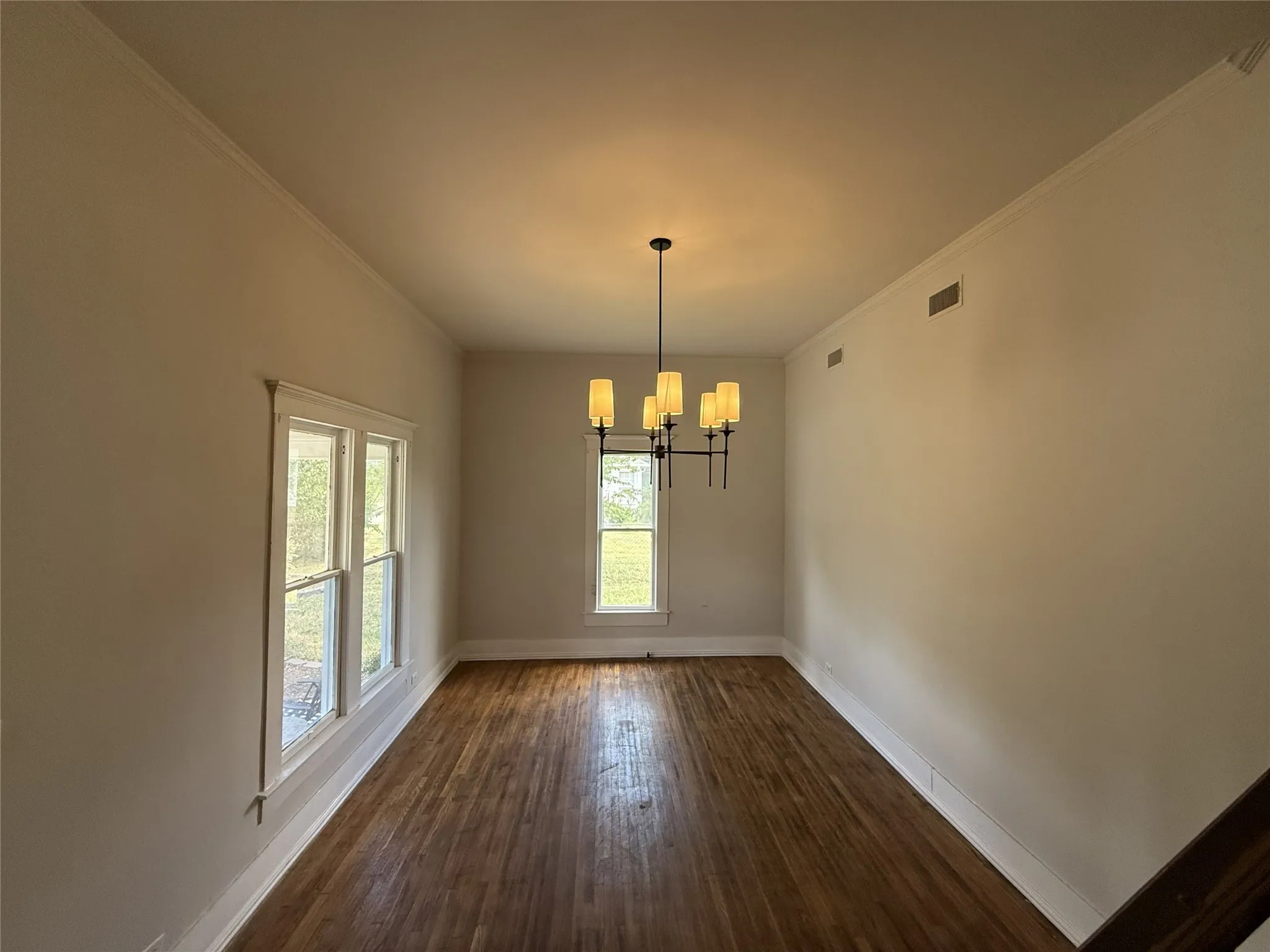 Single Family Residence For Sale in Hunt County , 1210 Monroe Street, Commerce, Texas 75428, 4 Bedroom, 2 Bathroom, Garage spaces, 2,185 Sqft, built in 1905, mls#21063259, Real Estate Agent in Commerce, Homes For Sale in Hunt county, Homes For Sale in Commerce, Realtor in Commerce Texas, Real Estate Brokerage Independent Realty Texas, Luminita Cordes Realtor