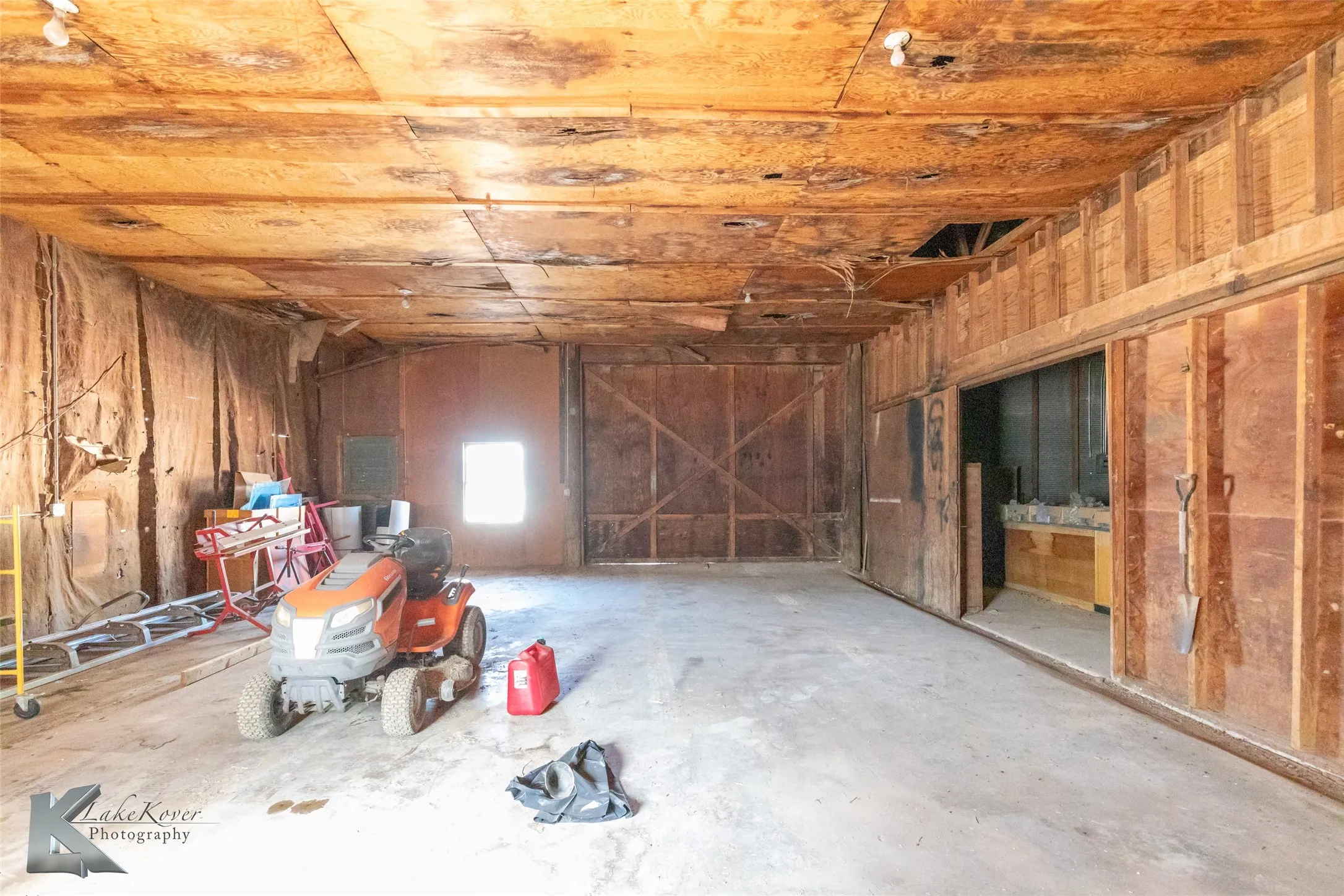 Industrial For Rent in Taylor County , 133 A S Treadaway Boulevard, Abilene, Texas 79602, 0, 0, Garage spaces, 0 Sqft, built in 1962, Preowned, Price $6,500, mls#21061269, Real Estate Agent in Abilene, Homes For Rent in Taylor county, Homes For Rent in Abilene, Realtor in Abilene Texas, Real Estate Brokerage Independent Realty Texas, Luminita Cordes Realtor