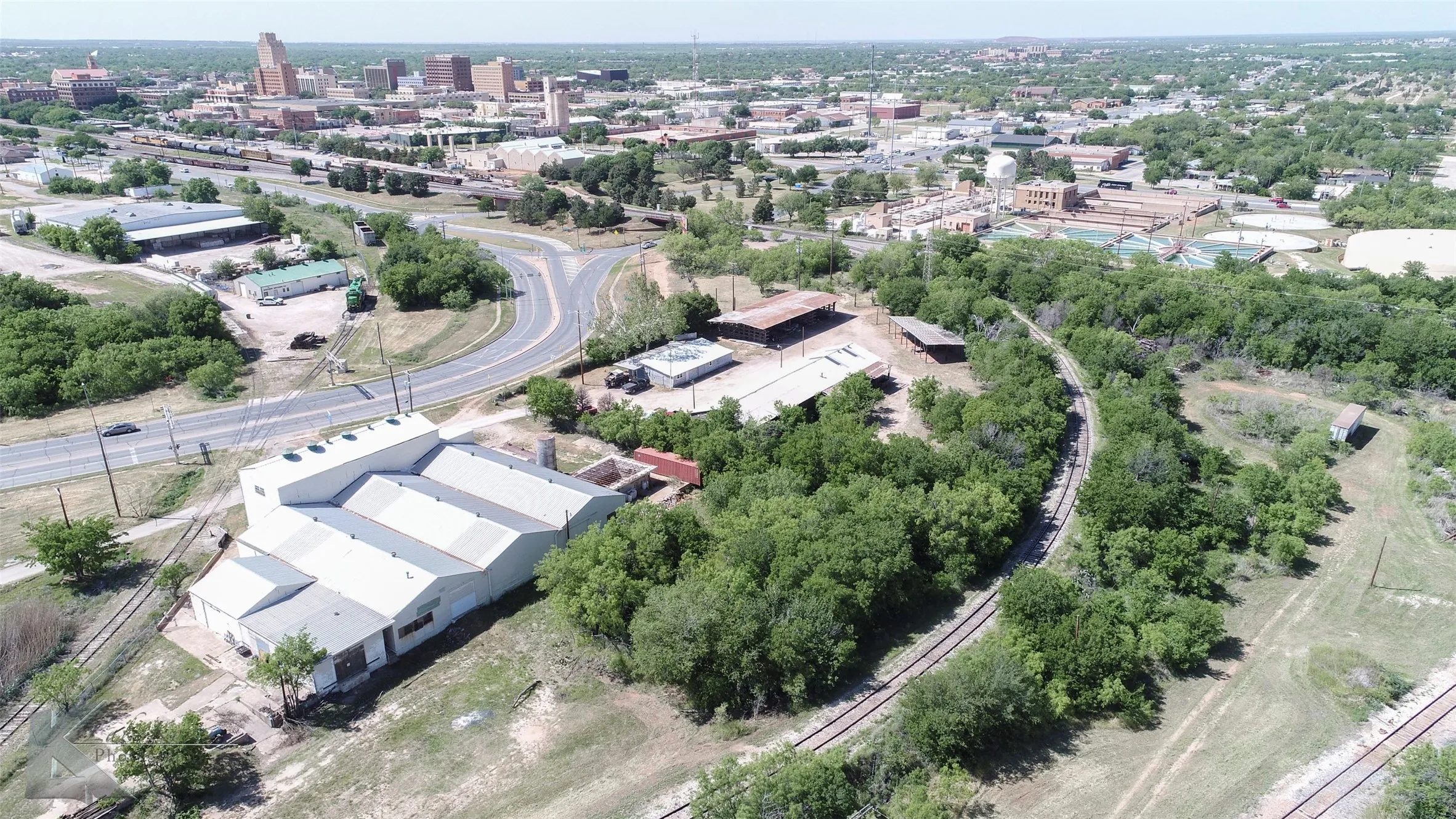 Industrial For Rent in Taylor County , 133 A S Treadaway Boulevard, Abilene, Texas 79602, 0, 0, Garage spaces, 0 Sqft, built in 1962, Preowned, Price $6,500, mls#21061269, Real Estate Agent in Abilene, Homes For Rent in Taylor county, Homes For Rent in Abilene, Realtor in Abilene Texas, Real Estate Brokerage Independent Realty Texas, Luminita Cordes Realtor