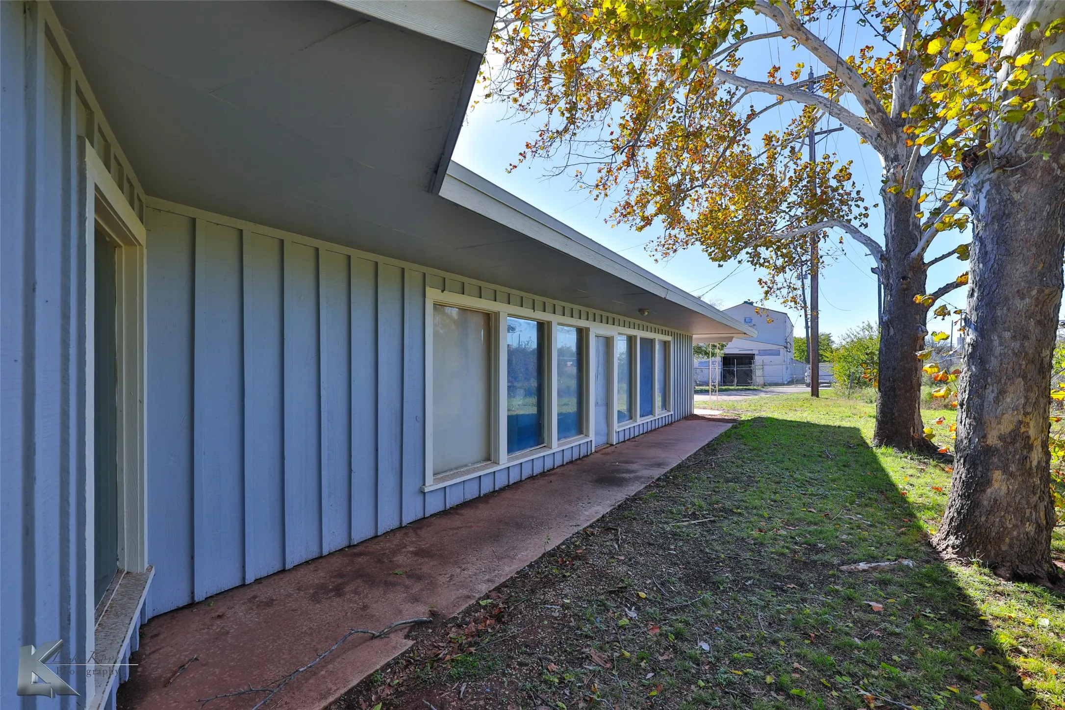 Industrial For Rent in Taylor County , 133 A S Treadaway Boulevard, Abilene, Texas 79602, 0, 0, Garage spaces, 0 Sqft, built in 1962, Preowned, Price $6,500, mls#21061269, Real Estate Agent in Abilene, Homes For Rent in Taylor county, Homes For Rent in Abilene, Realtor in Abilene Texas, Real Estate Brokerage Independent Realty Texas, Luminita Cordes Realtor