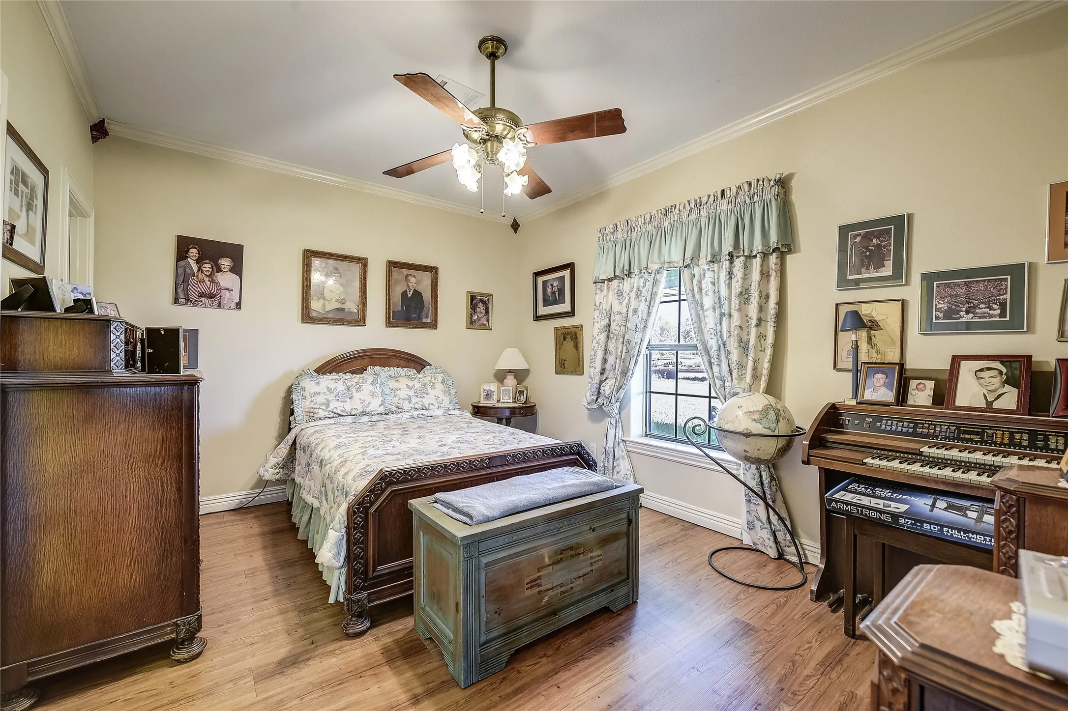 Farm For Sale in Grayson County , 808 W Line Road, Whitesboro, Texas 76273, 3 Bedrooms, 3 Bathrooms, Garage spaces, 2,000 Sqft, built in 2007, Preowned, Price $3,500,000, mls#21065085, Real Estate Agent in Whitesboro, Homes For Sale in Grayson county, Homes For Sale in Whitesboro, Realtor in Whitesboro Texas, Real Estate Brokerage Independent Realty Texas, Luminita Cordes Realtor