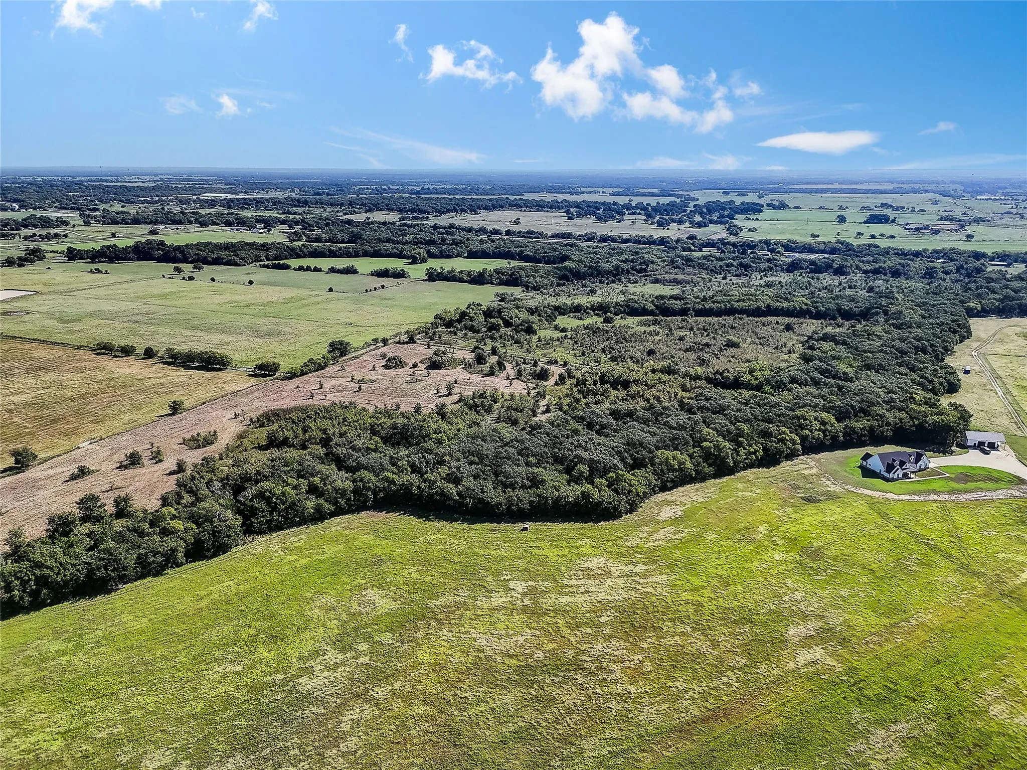 Farm For Sale in Grayson County , 808 W Line Road, Whitesboro, Texas 76273, 3 Bedrooms, 3 Bathrooms, Garage spaces, 2,000 Sqft, built in 2007, Preowned, Price $3,500,000, mls#21065085, Real Estate Agent in Whitesboro, Homes For Sale in Grayson county, Homes For Sale in Whitesboro, Realtor in Whitesboro Texas, Real Estate Brokerage Independent Realty Texas, Luminita Cordes Realtor