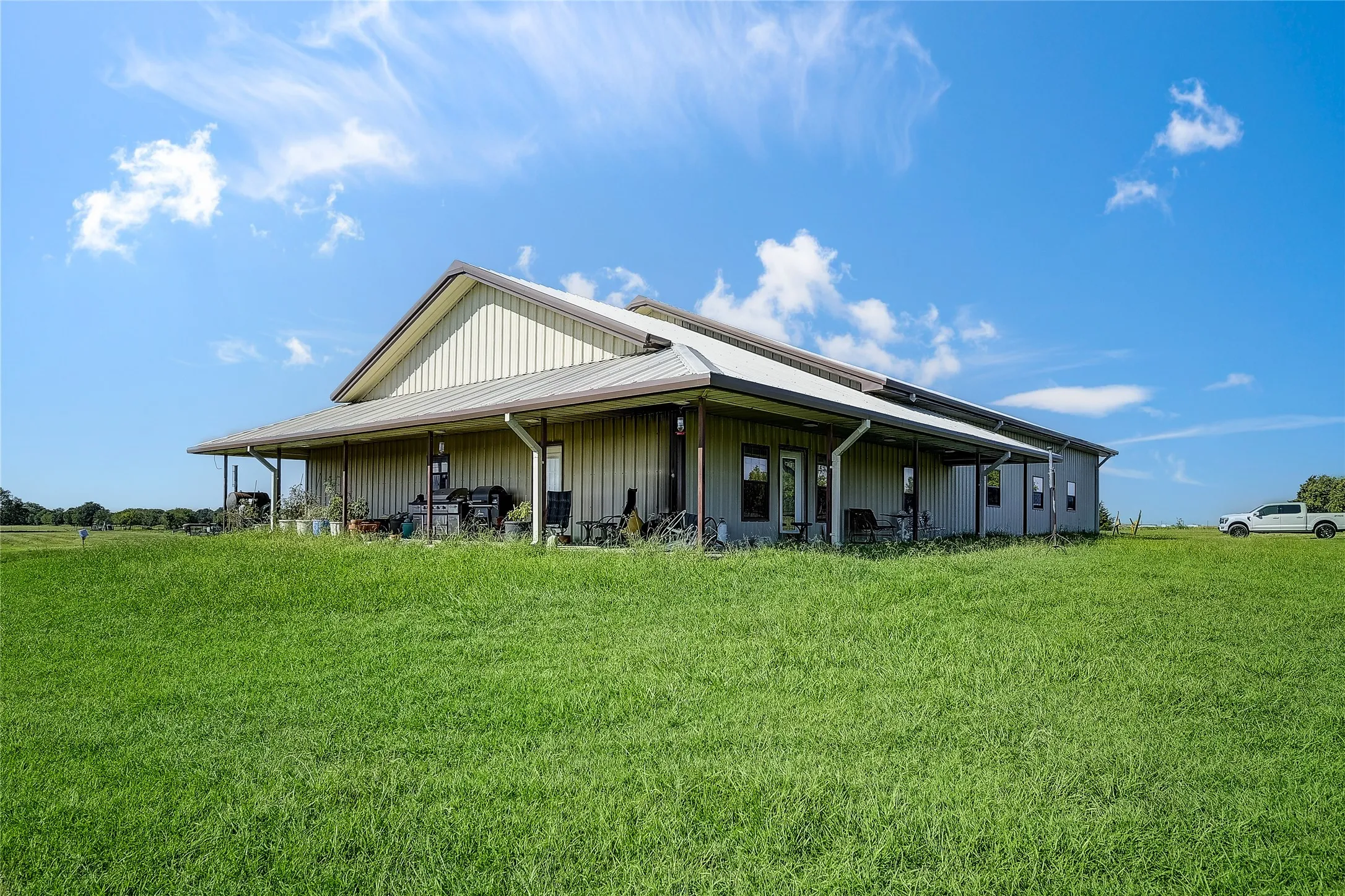 Farm For Sale in Grayson County , 808 W Line Road, Whitesboro, Texas 76273, 3 Bedrooms, 3 Bathrooms, Garage spaces, 2,000 Sqft, built in 2007, Preowned, Price $3,500,000, mls#21065085, Real Estate Agent in Whitesboro, Homes For Sale in Grayson county, Homes For Sale in Whitesboro, Realtor in Whitesboro Texas, Real Estate Brokerage Independent Realty Texas, Luminita Cordes Realtor