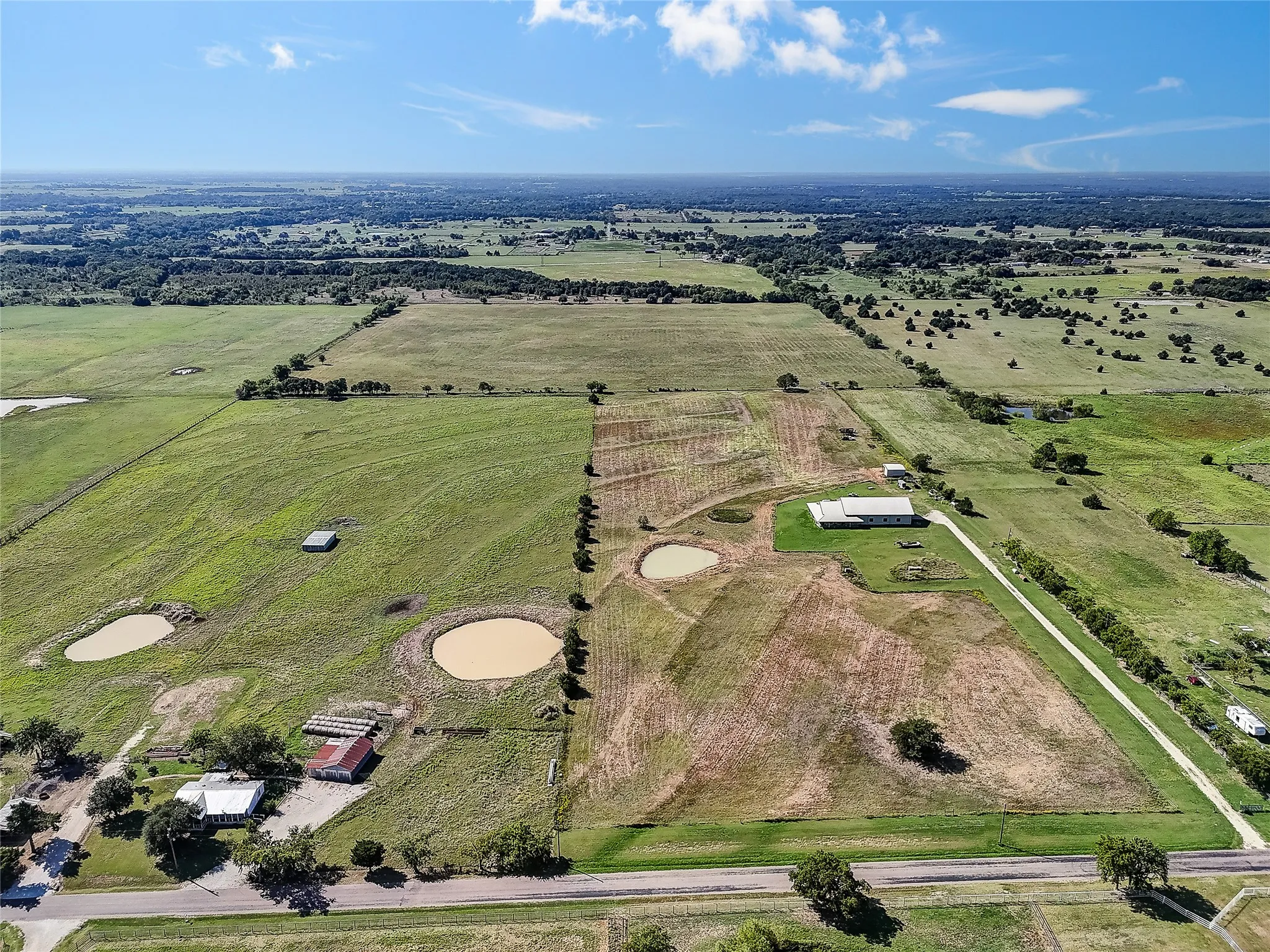 Farm For Sale in Grayson County , 808 W Line Road, Whitesboro, Texas 76273, 3 Bedrooms, 3 Bathrooms, Garage spaces, 2,000 Sqft, built in 2007, Preowned, Price $3,500,000, mls#21065085, Real Estate Agent in Whitesboro, Homes For Sale in Grayson county, Homes For Sale in Whitesboro, Realtor in Whitesboro Texas, Real Estate Brokerage Independent Realty Texas, Luminita Cordes Realtor