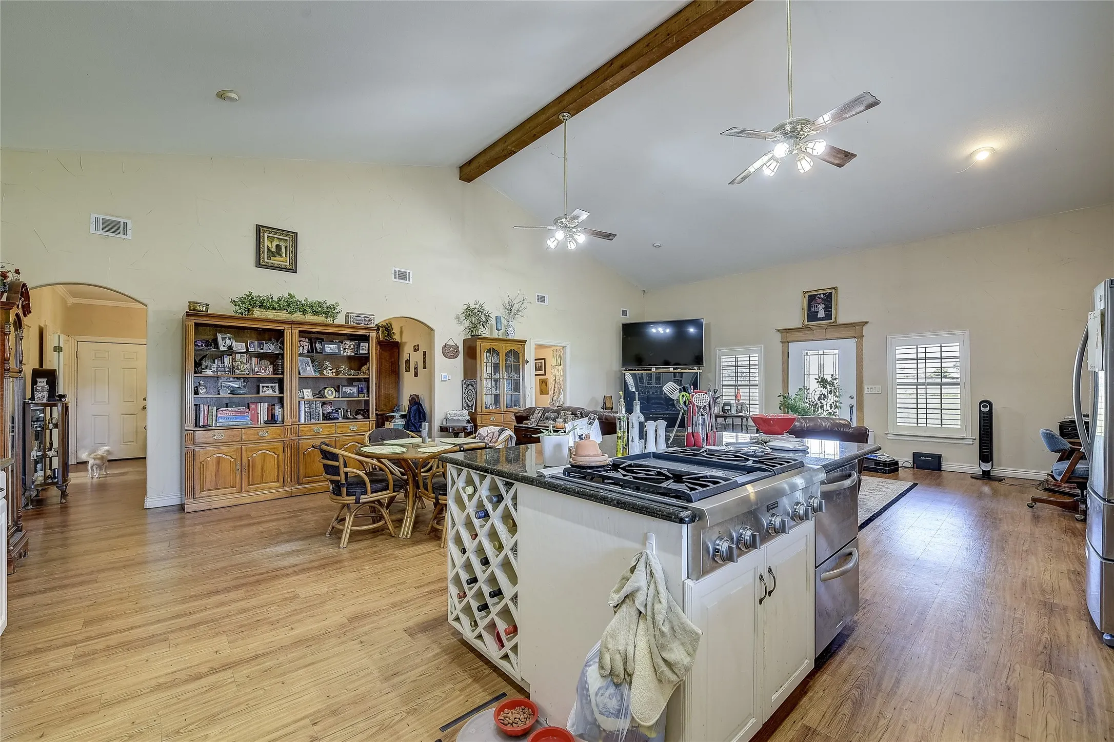 Farm For Sale in Grayson County , 808 W Line Road, Whitesboro, Texas 76273, 3 Bedrooms, 3 Bathrooms, Garage spaces, 2,000 Sqft, built in 2007, Preowned, Price $3,500,000, mls#21065085, Real Estate Agent in Whitesboro, Homes For Sale in Grayson county, Homes For Sale in Whitesboro, Realtor in Whitesboro Texas, Real Estate Brokerage Independent Realty Texas, Luminita Cordes Realtor