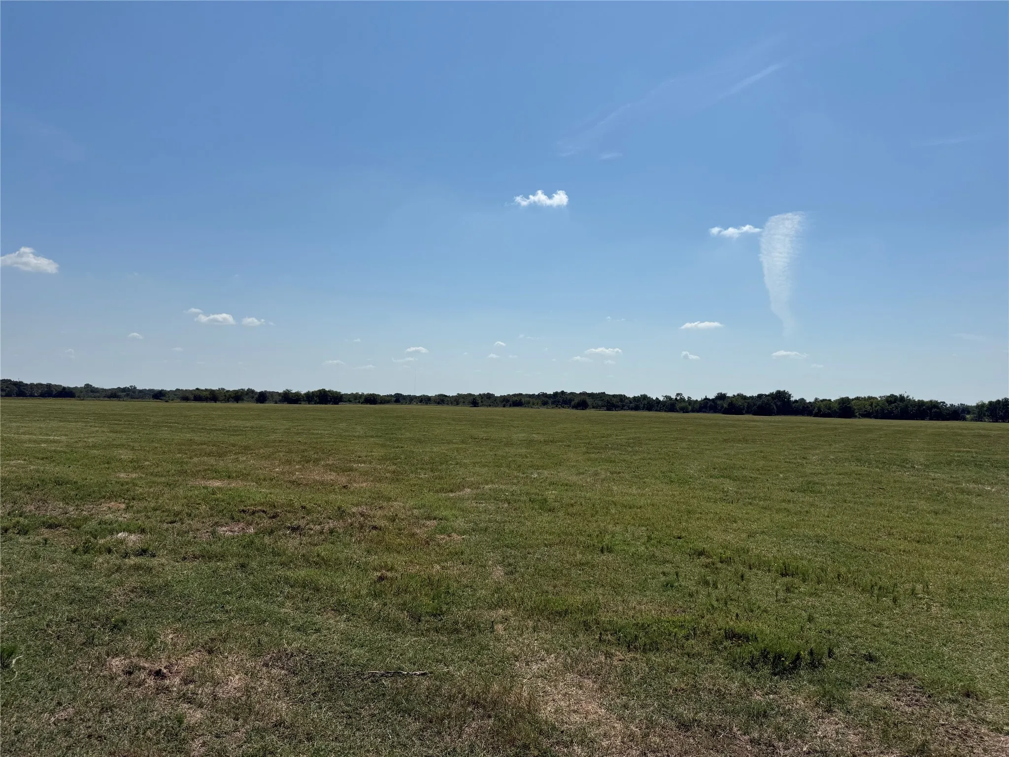 Farm For Sale in Grayson County , 808 W Line Road, Whitesboro, Texas 76273, 3 Bedrooms, 3 Bathrooms, Garage spaces, 2,000 Sqft, built in 2007, Preowned, Price $3,500,000, mls#21065085, Real Estate Agent in Whitesboro, Homes For Sale in Grayson county, Homes For Sale in Whitesboro, Realtor in Whitesboro Texas, Real Estate Brokerage Independent Realty Texas, Luminita Cordes Realtor