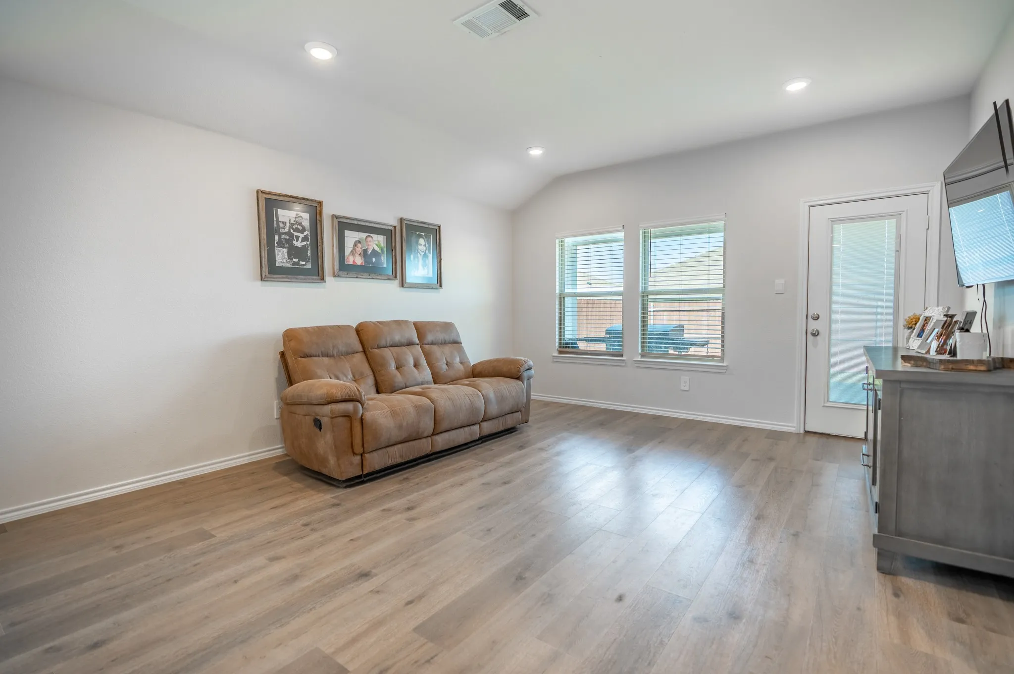 Single Family Residence For Sale in Rockwall County , 232 Vitex Drive, Royse City, Texas 75189, 3 Bedroom, 2 Bathroom, 2 Garage spaces, 1,488 Sqft, built in 2024, mls#21063256, Real Estate Agent in Royse City, Homes For Sale in Rockwall county, Homes For Sale in Royse City, Realtor in Royse City Texas, Real Estate Brokerage Independent Realty Texas, Luminita Cordes Realtor