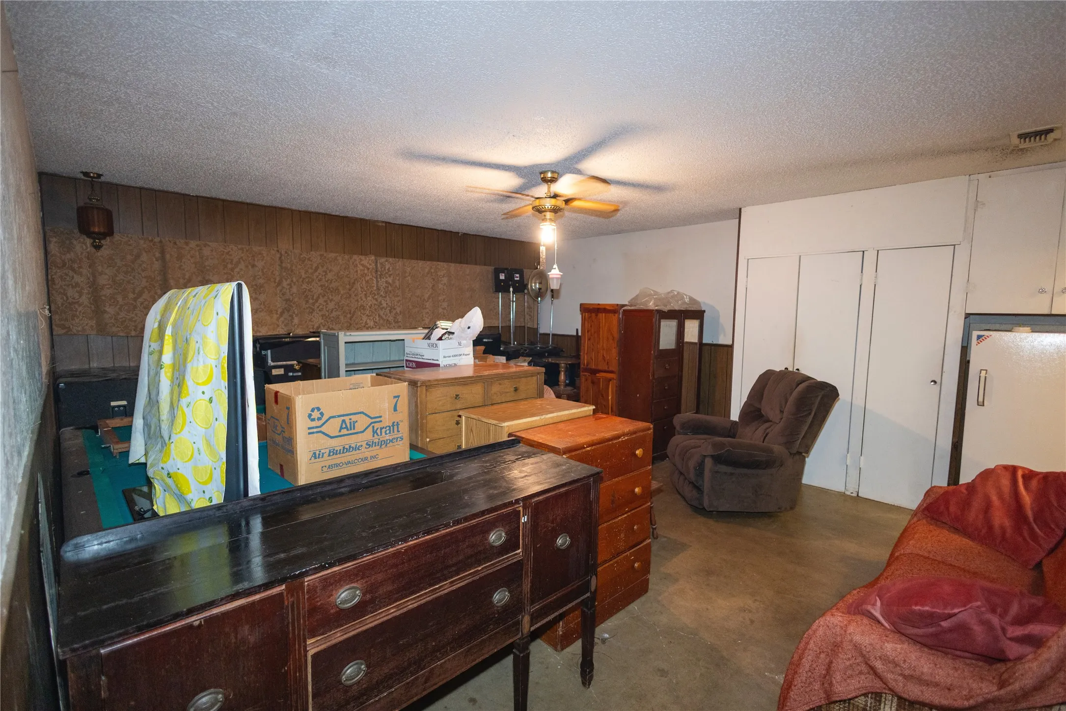 Single Family Residence For Sale in Tarrant County , 809 Lomo Street, Fort Worth, Texas 76110, 4 Bedroom, 2 Bathroom, Garage spaces, 1,503 Sqft, built in 1972, Preowned, mls#21059078, Real Estate Agent in Fort Worth, Homes For Sale in Tarrant county, Homes For Sale in Fort Worth, Realtor in Fort Worth Texas, Real Estate Brokerage Independent Realty Texas, Luminita Cordes Realtor