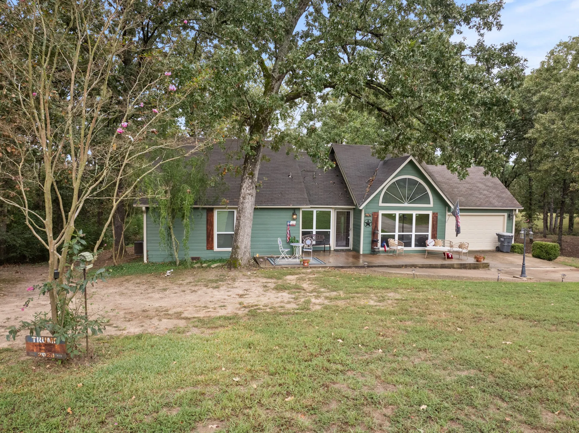 Single Family Residence For Sale in Titus County , 490 FM 1735, Mt Pleasant, Texas 75455, 2 Bedroom, 2 Bathroom, 1 Garage spaces, 1,360 Sqft, built in 2000, Price $250,000, mls#21065871, Real Estate Agent in Mt Pleasant, Homes For Sale in Titus county, Homes For Sale in Mt Pleasant, Realtor in Mt Pleasant Texas, Real Estate Brokerage Independent Realty Texas, Luminita Cordes Realtor