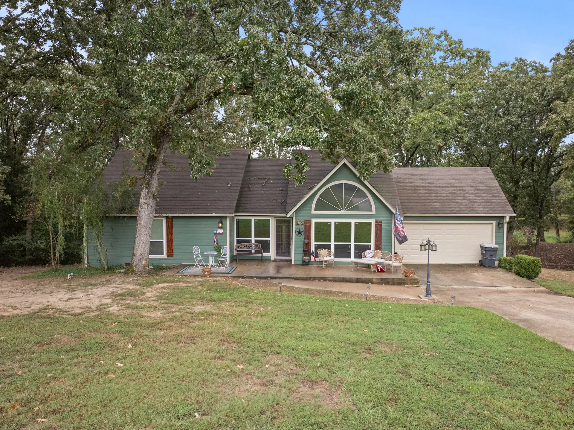 Single Family Residence For Sale in Titus County , 490 FM 1735, Mt Pleasant, Texas 75455, 2 Bedroom, 2 Bathroom, 1 Garage spaces, 1,360 Sqft, built in 2000, Price $250,000, mls#21065871, Real Estate Agent in Mt Pleasant, Homes For Sale in Titus county, Homes For Sale in Mt Pleasant, Realtor in Mt Pleasant Texas, Real Estate Brokerage Independent Realty Texas, Luminita Cordes Realtor