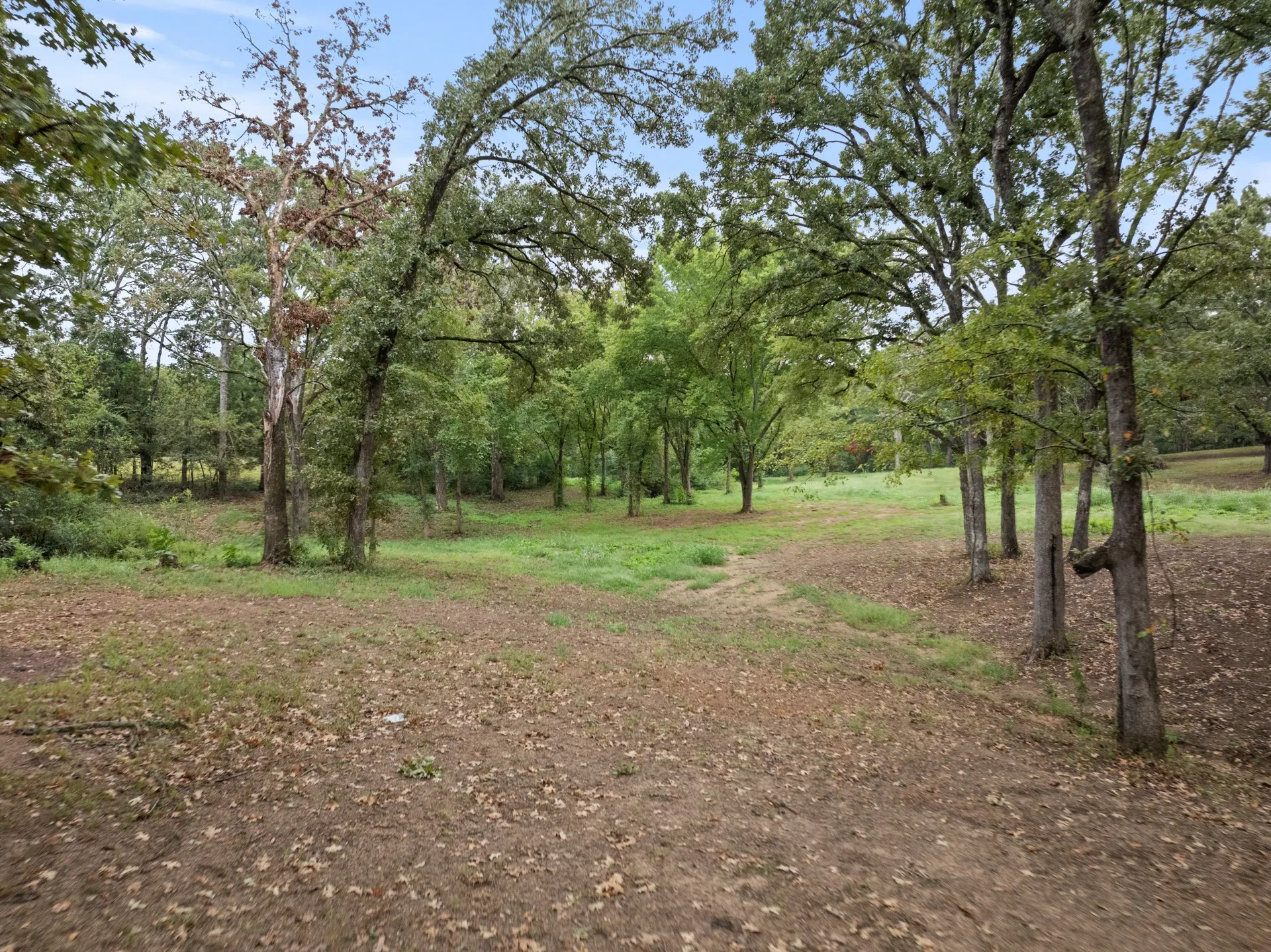 Single Family Residence For Sale in Titus County , 490 FM 1735, Mt Pleasant, Texas 75455, 2 Bedroom, 2 Bathroom, 1 Garage spaces, 1,360 Sqft, built in 2000, Price $250,000, mls#21065871, Real Estate Agent in Mt Pleasant, Homes For Sale in Titus county, Homes For Sale in Mt Pleasant, Realtor in Mt Pleasant Texas, Real Estate Brokerage Independent Realty Texas, Luminita Cordes Realtor