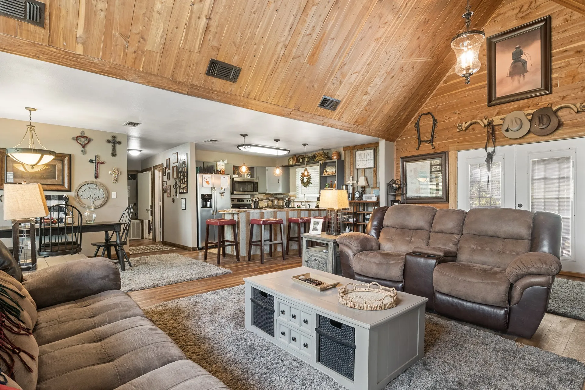 Single Family Residence For Sale in Titus County , 490 FM 1735, Mt Pleasant, Texas 75455, 2 Bedroom, 2 Bathroom, 1 Garage spaces, 1,360 Sqft, built in 2000, Price $250,000, mls#21065871, Real Estate Agent in Mt Pleasant, Homes For Sale in Titus county, Homes For Sale in Mt Pleasant, Realtor in Mt Pleasant Texas, Real Estate Brokerage Independent Realty Texas, Luminita Cordes Realtor